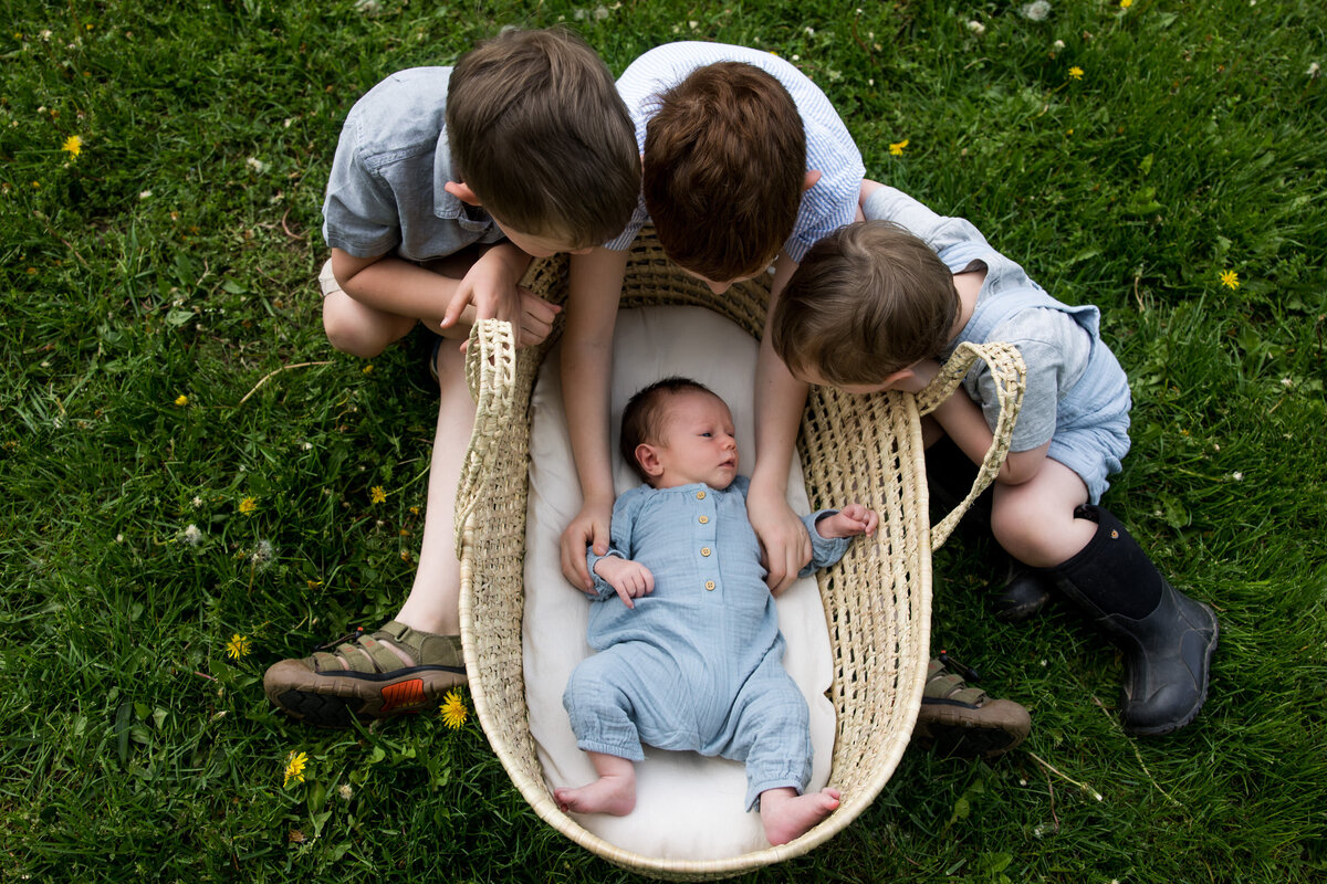 family-coeur-dalene-baby-siblings-portrait