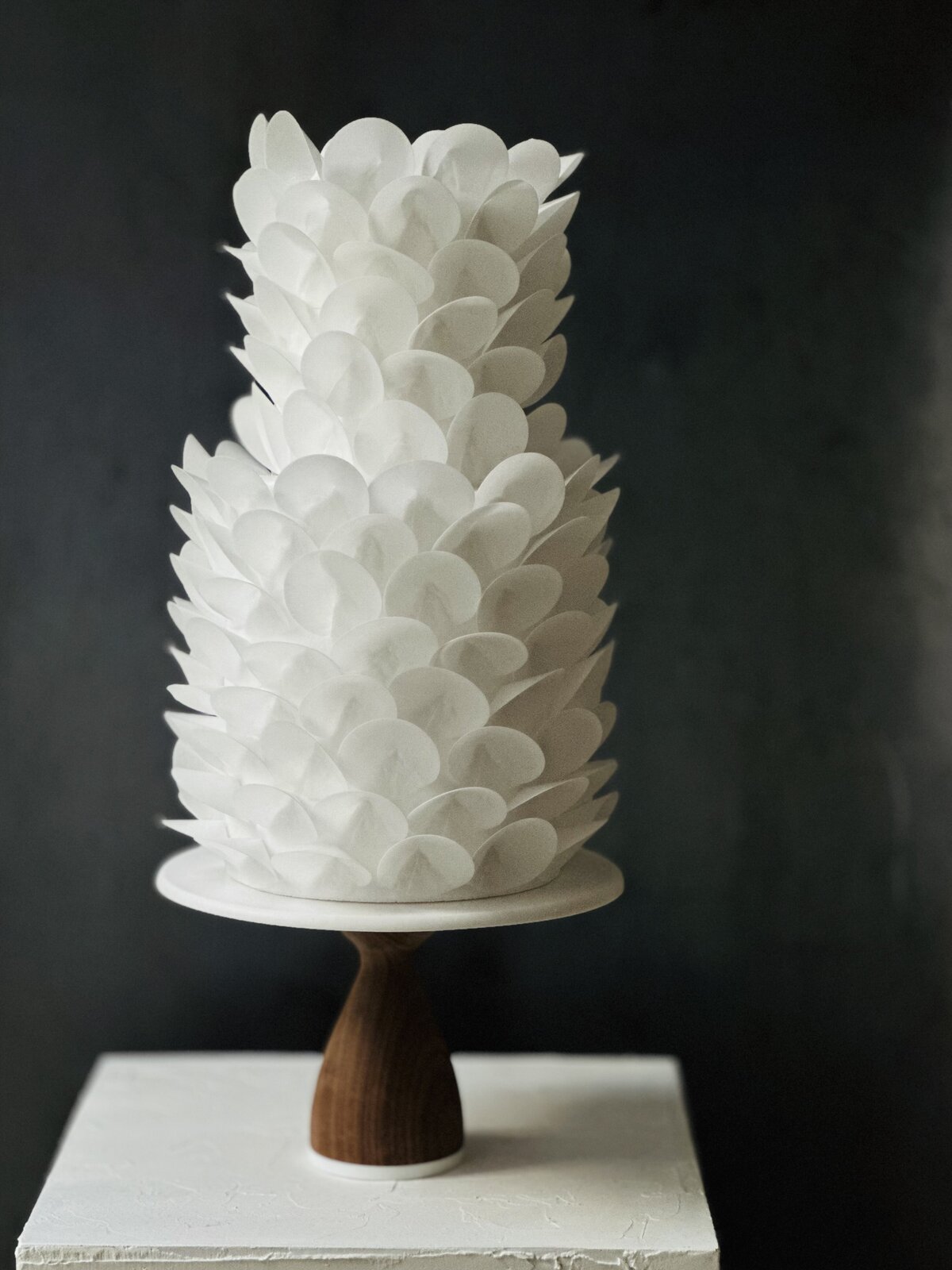 minimalisticweddingcake
