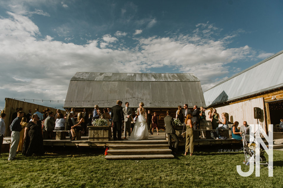 granby-colorado-strawberry-creek-ranch-classic-mountain-wedding-in-the-summer-introducing-mr-and-mrs