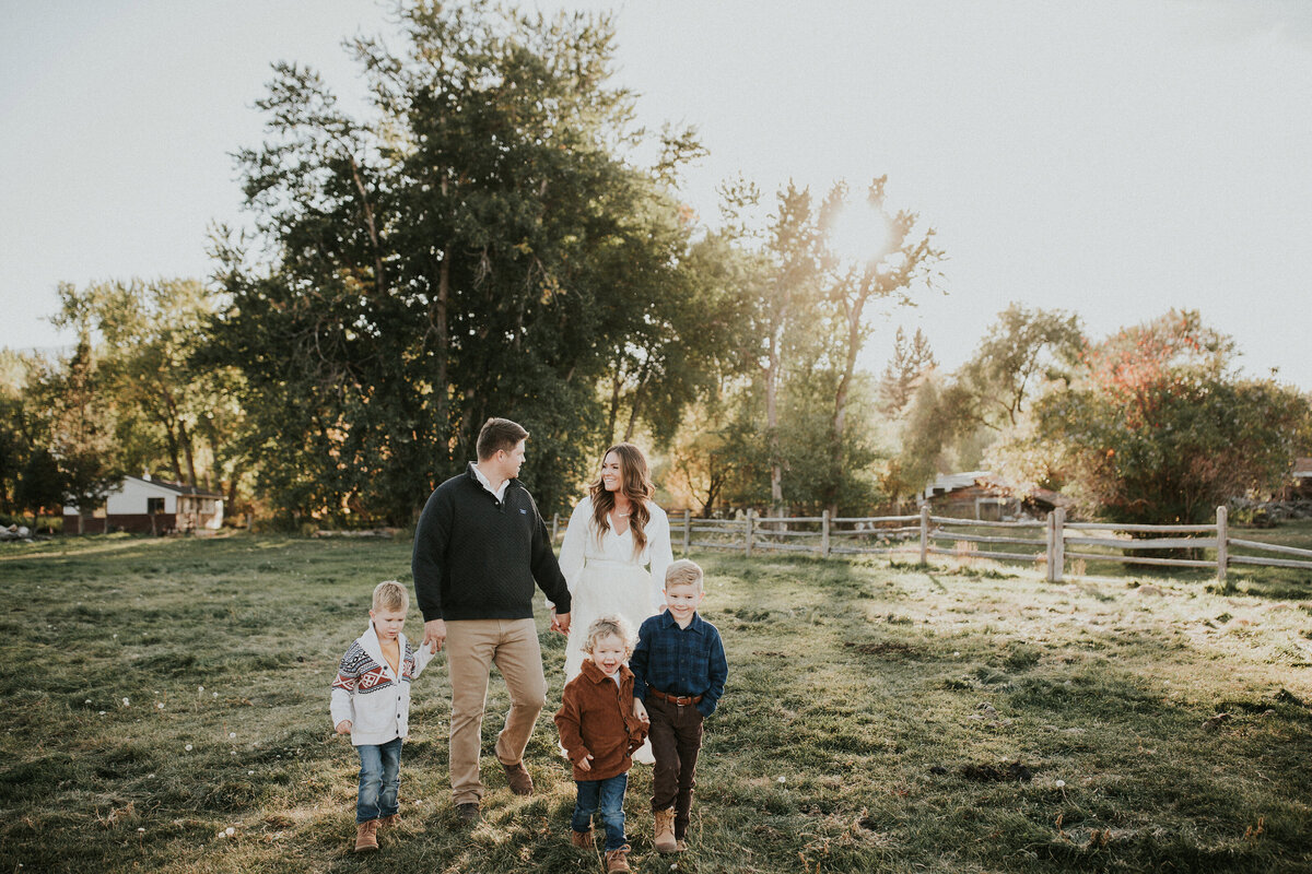 family-ranch-outdoor-photo-session-montana-6