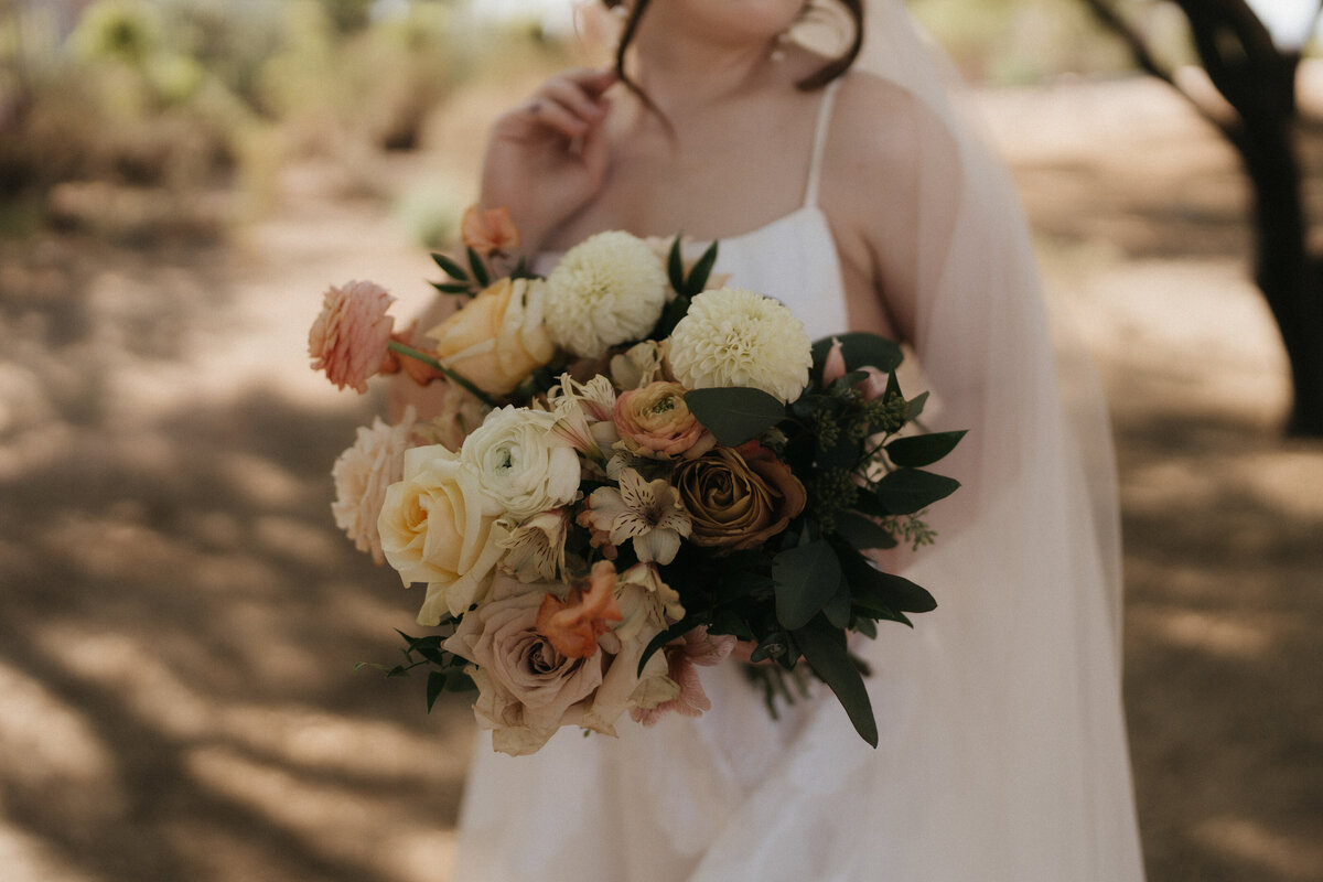 of-the-desert-flor-las-vegas-wedding-florist-lake-las-vegas-sports-club-0002