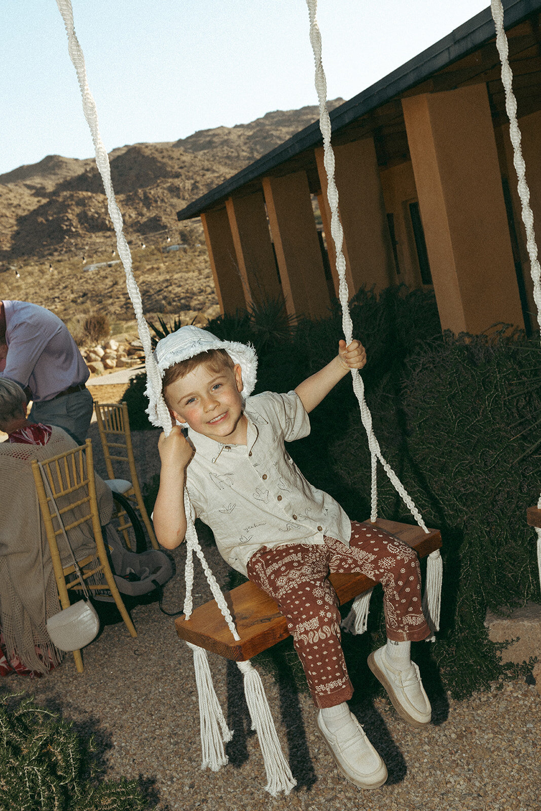 Faye-Fern-Creative-GoldenVibesPhoto-Sacred-Sands-Joshua-Tree-Wedding-Richie-James-Clara-Critchfield-Wedding-Party-31