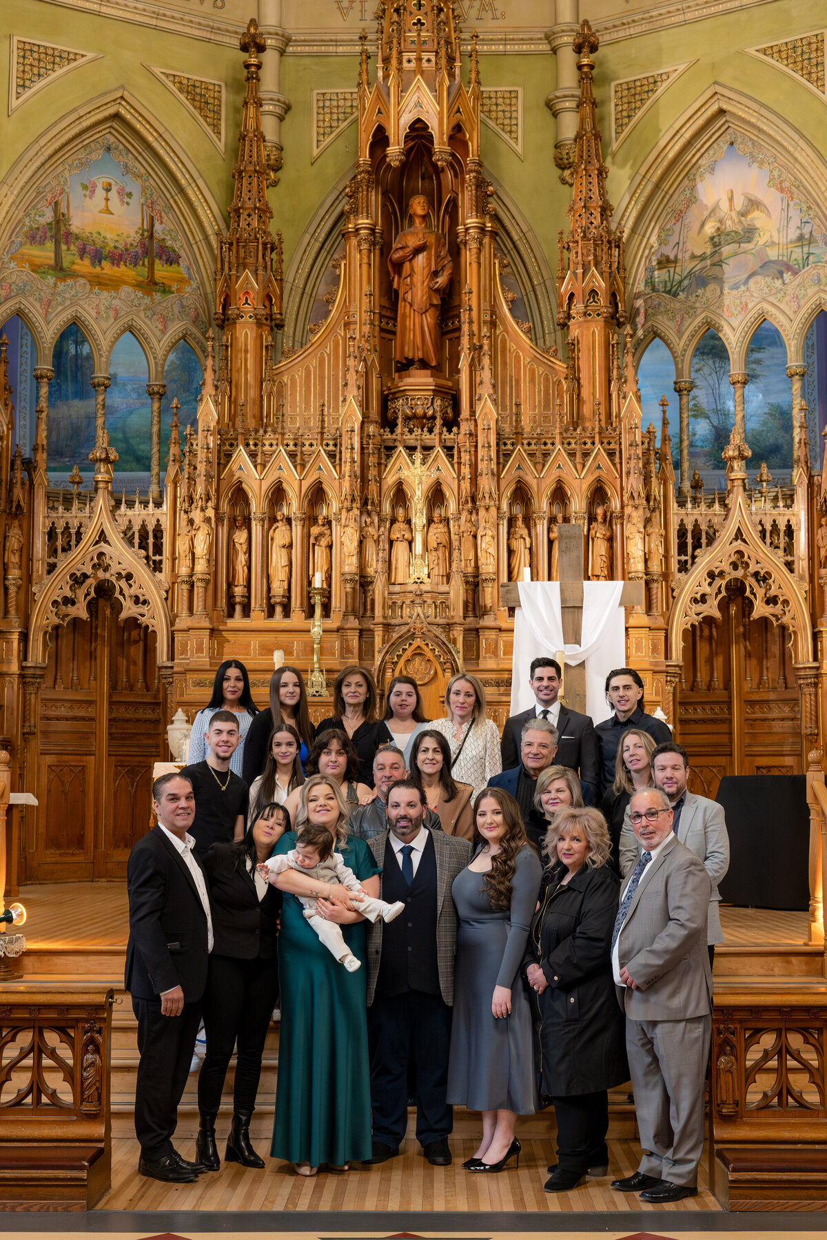 Photo de famille Baptême église St Viateur Outremont Montréal