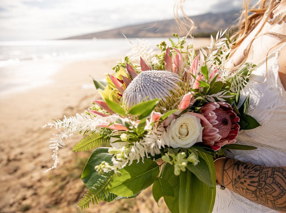 Maui Wedding Photographer captures tropical bridal bouquet