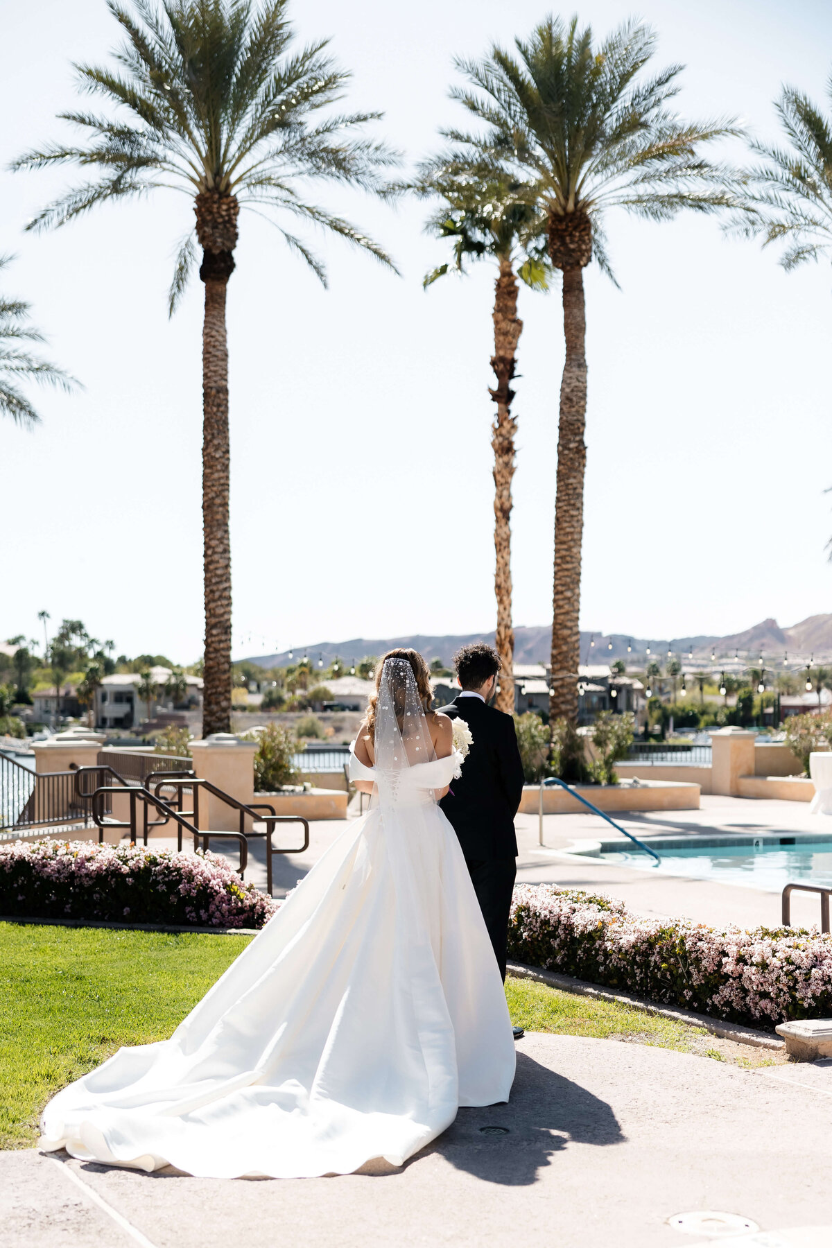 19_riskyexposure_marley-simon_las-vegas-elopement-photography