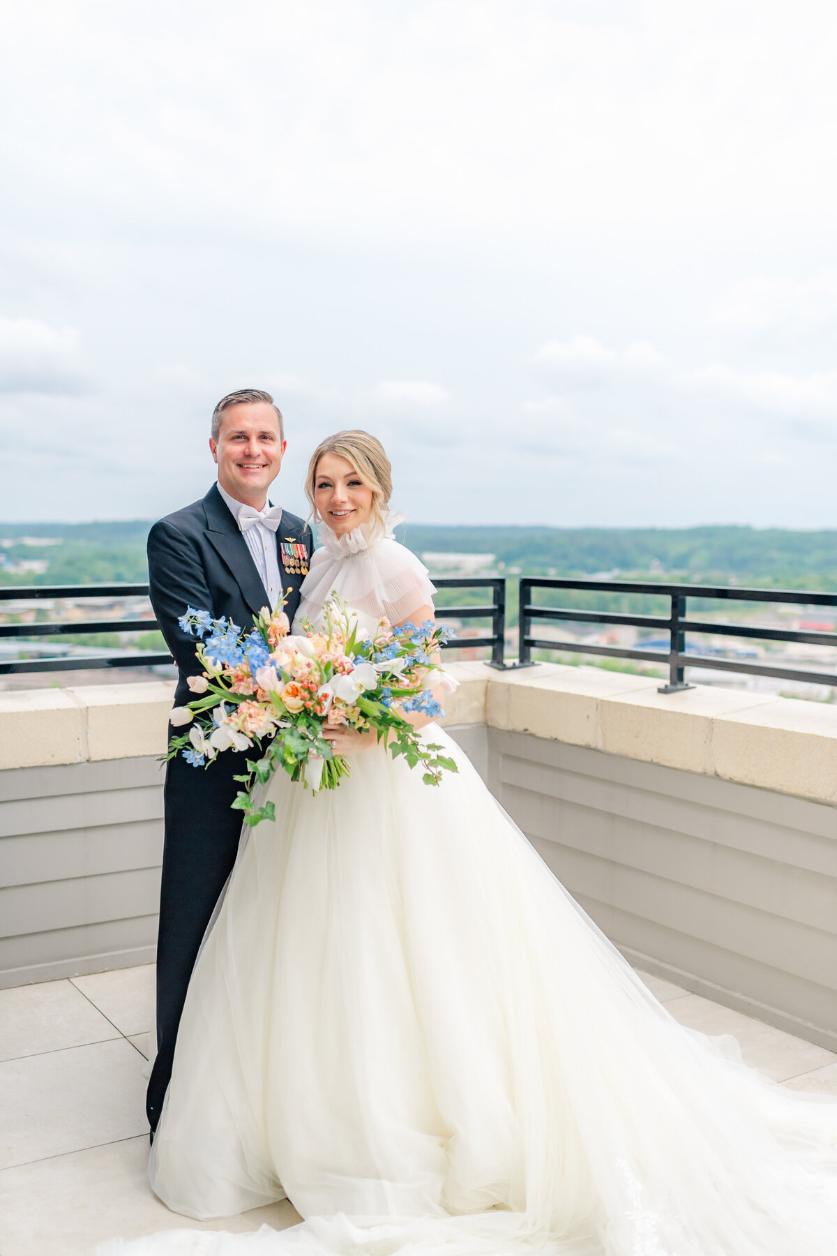 Merdian Mississippi Wedding at Key Bros Hanger _ Lauren Elliott Photography _ Sarah and TY-313