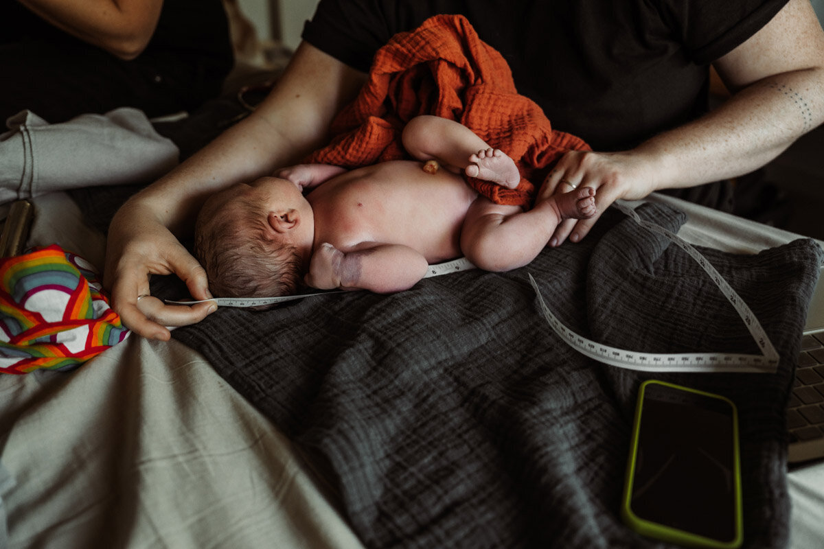 home-birth-photography-natalie-broders-g-071