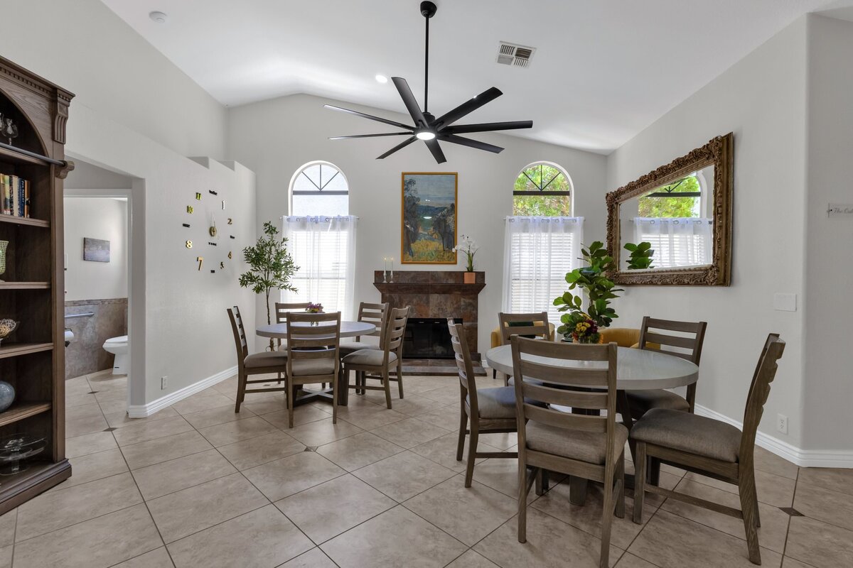 30-web-or-mls-17814-n-56th-st