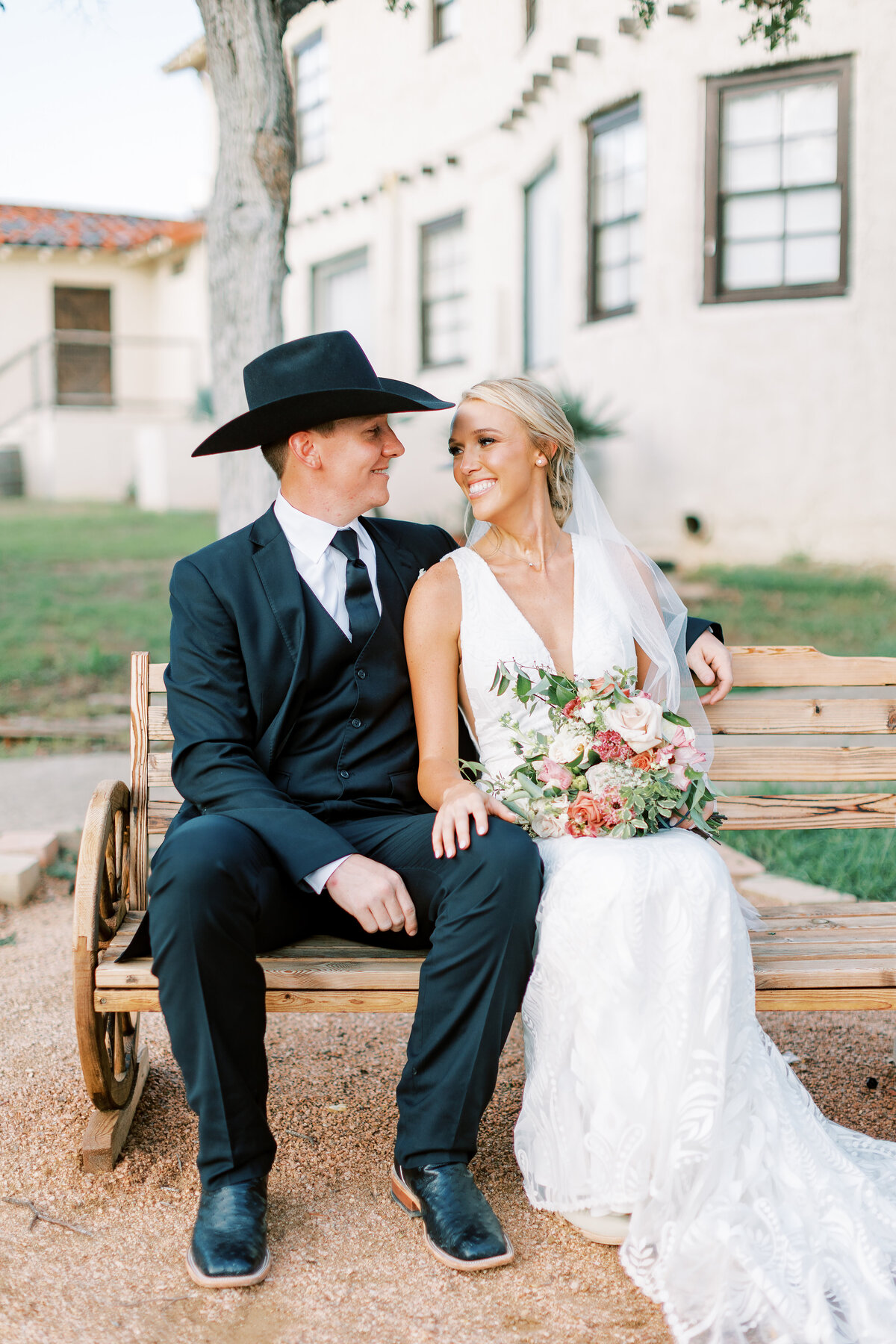 SmallwoodWedding-sneaks-ChloePhotography-2022-137