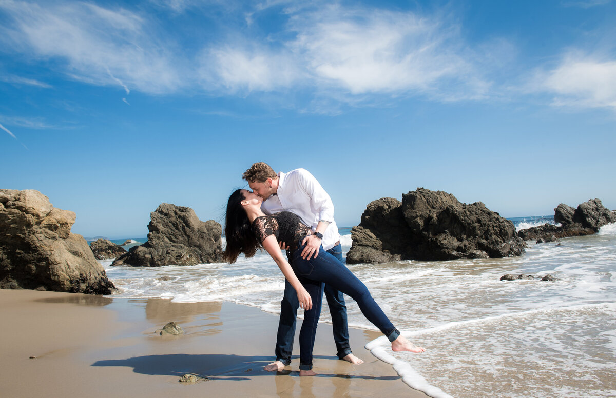 17-Malibu-Beach-Engagement-Session-Ariana-Sean