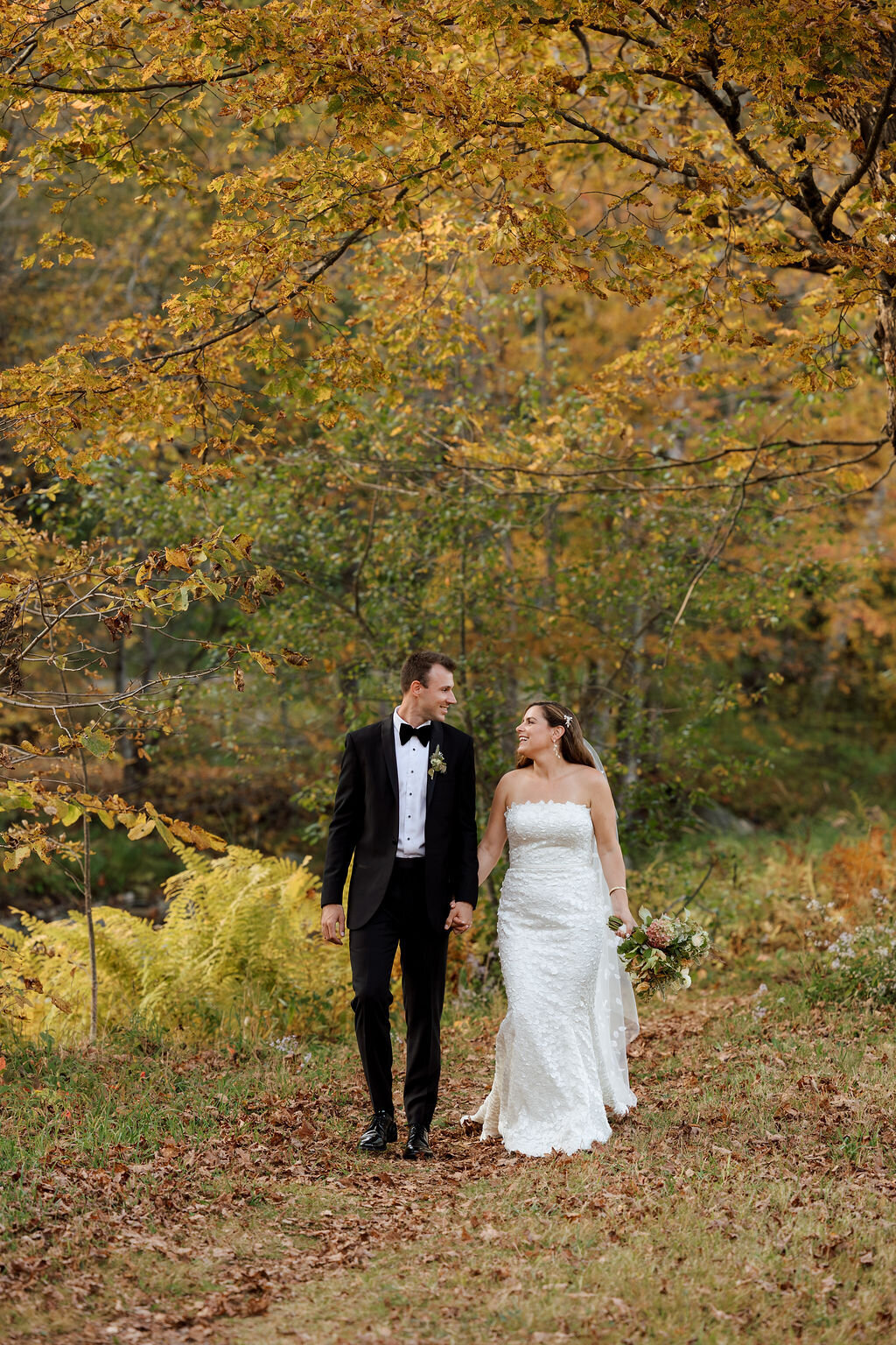 Sarah-Kevin-Gold-Wing-Photography-Vermont-Wedding-Grafton-Inn-Fall-Previews-68