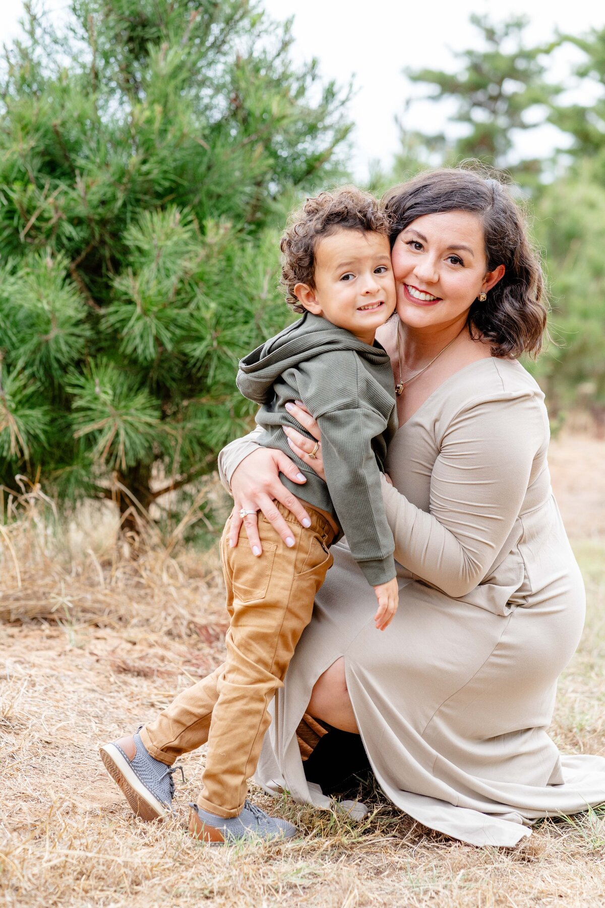 Austin-TX-Fall-Mini-Session-Magnolia-and-Grace-Photography-Co-VivianaG-# (1)-45