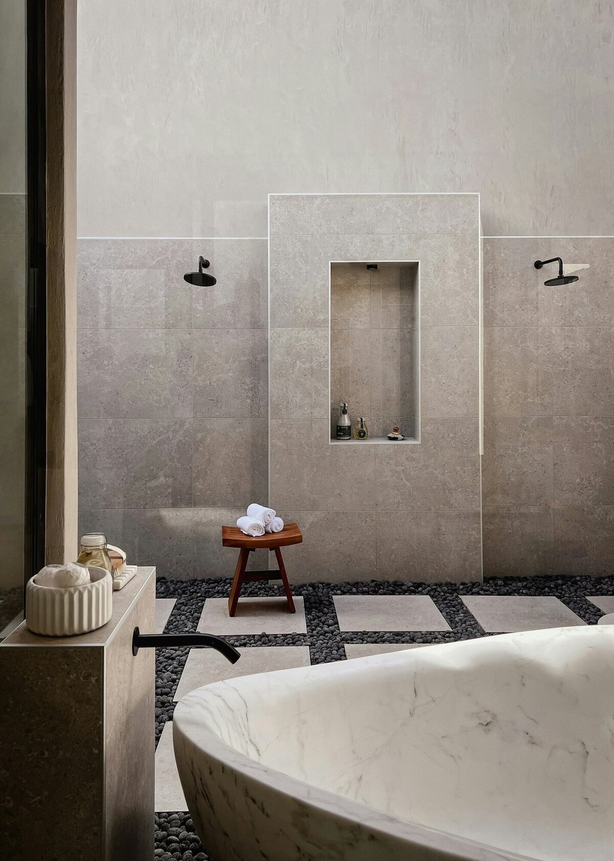Interior template 104
