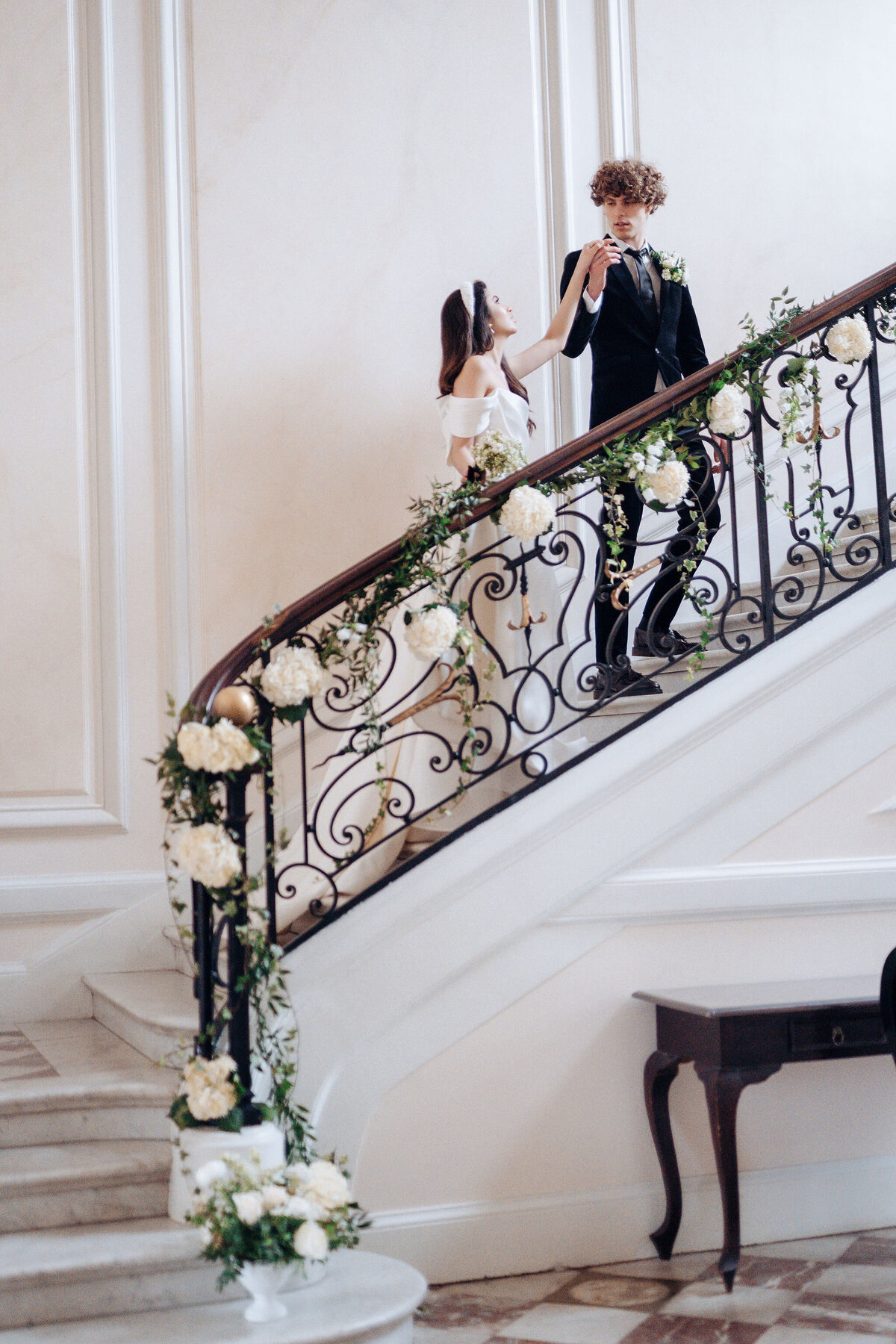 092-Chateau-de-Santeny-Paris-France-Inspiration-Love-Story Elopement-Cinematic-Romance-Destination-Wedding-Editorial-Luxury-Fine-Art-Lisa-Vigliotta-Photography