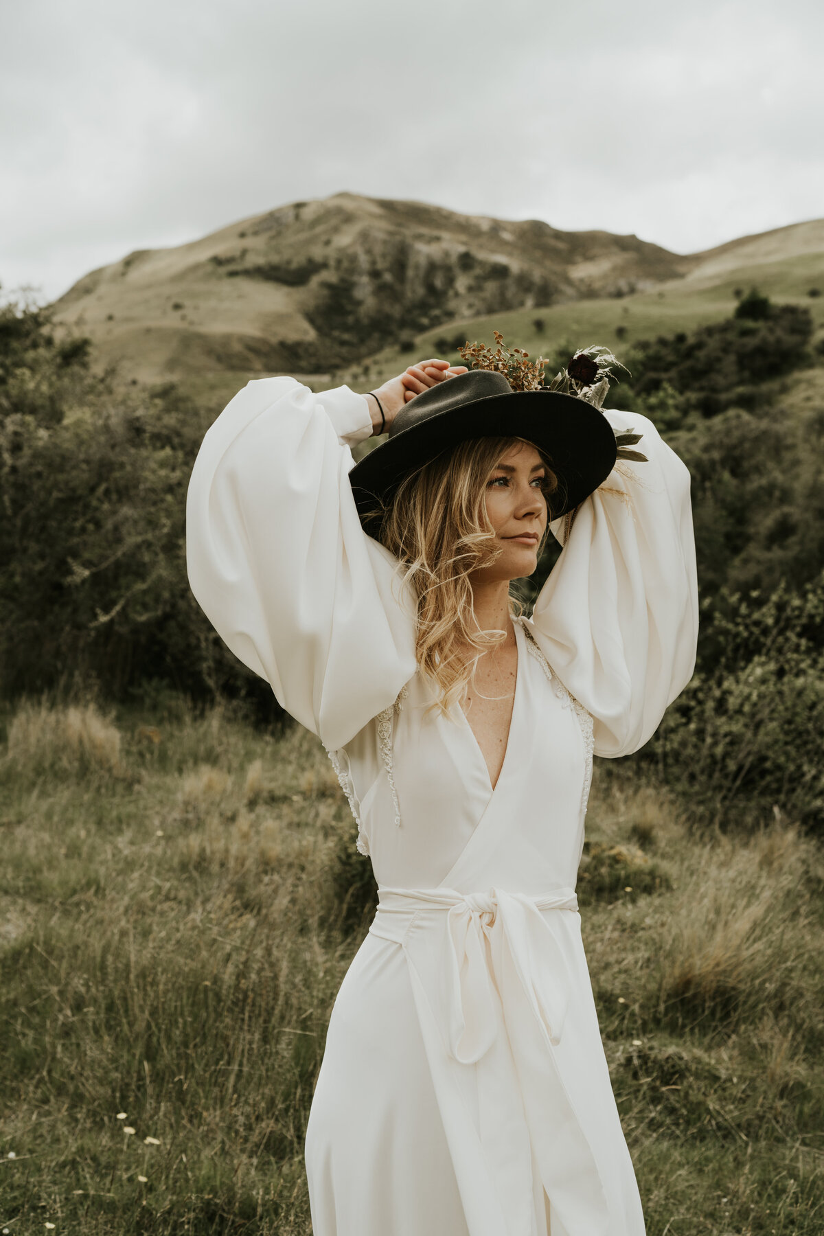 bride-hat-photoshoot