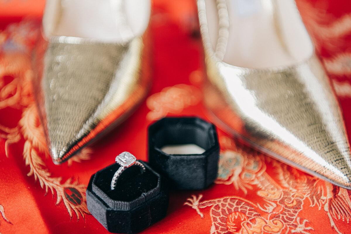 Wedding ring detail shot by Nova Markina Photography