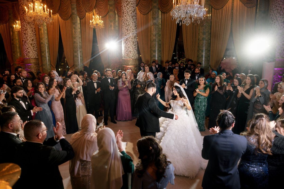 Berlez-Aspen-Avenue-Chicago-Wedding-Photographer-Windy-City-Wedding-Dance-Fulton-West-Event-Christmas-Session-155
