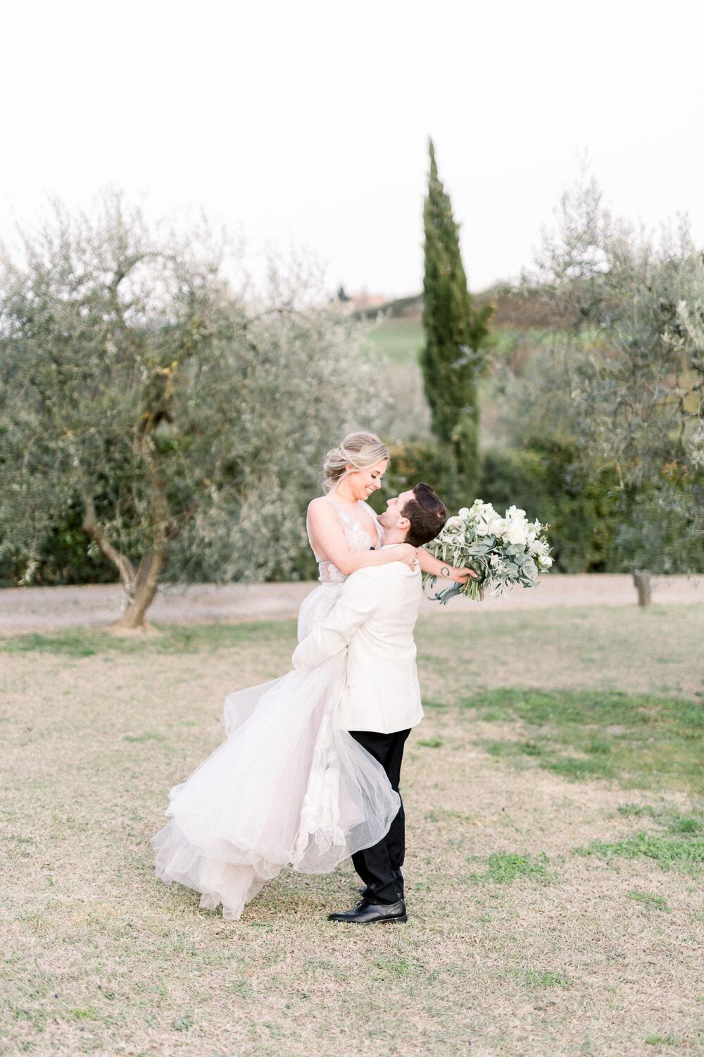 Bride and groom portrait in Tuscany