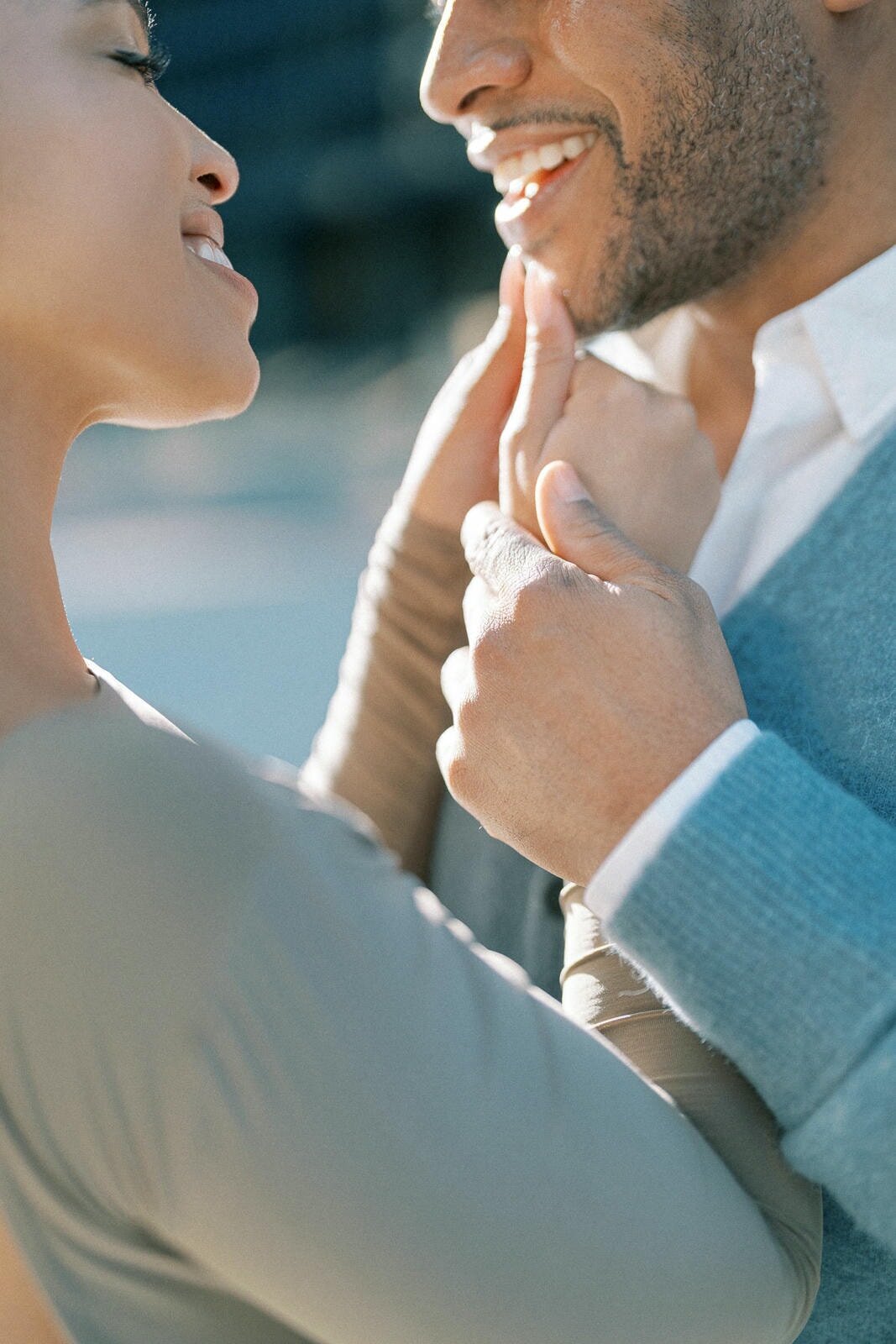 E11-Engagement-photo-shoot-in-Downtown-Toronto-Maria-and-DeVon-2025-04-14-2500px-1027