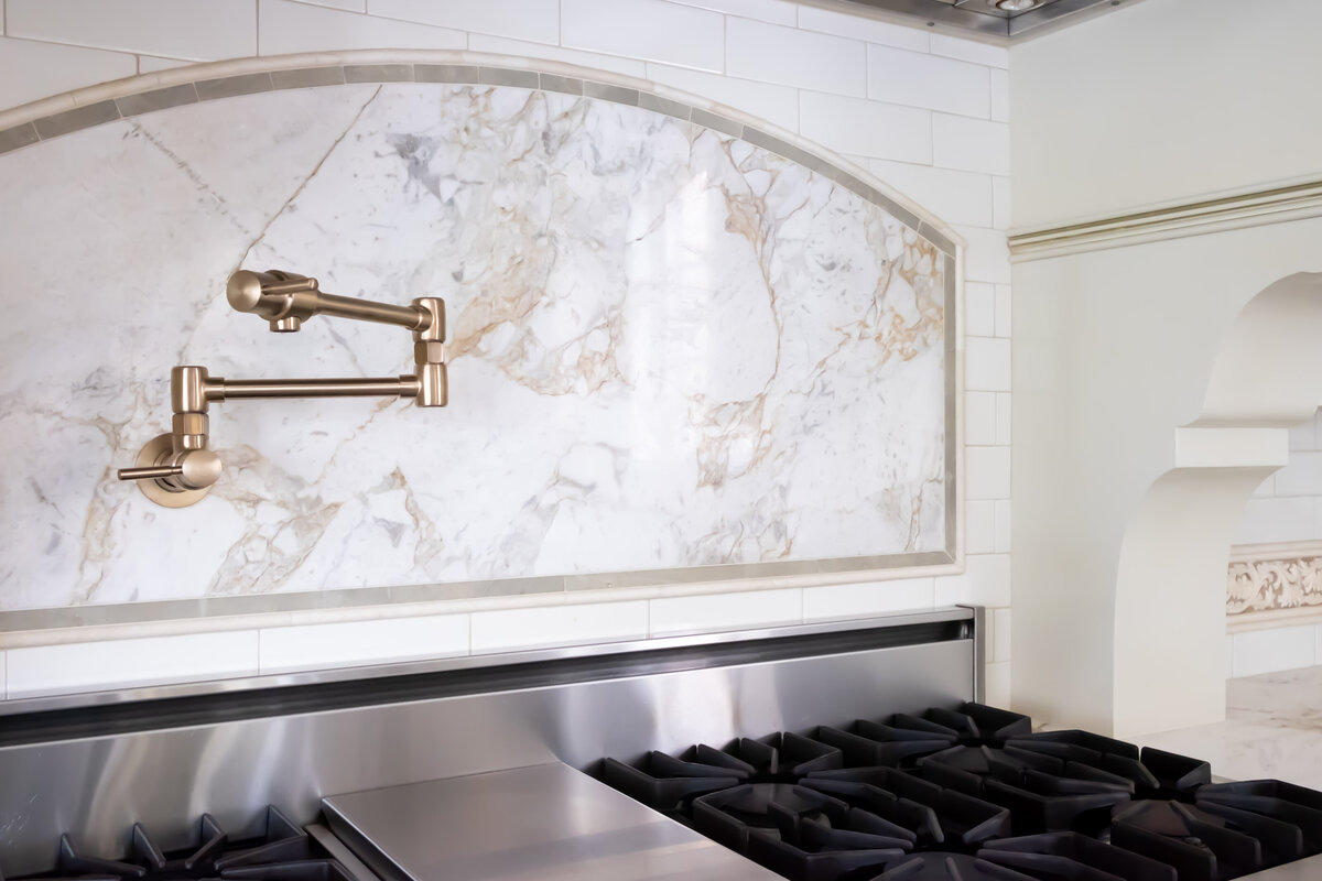 LRM-Design-pot-filler-Detail-Traditional-Kitchen-Design-New-Orleans