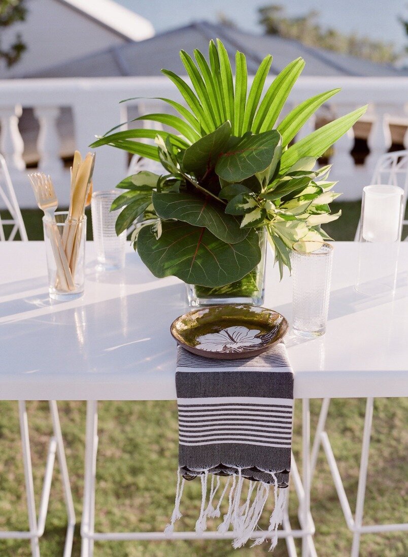 Style-Me-Pretty-Island-Dinner-Party-Dasfete-6