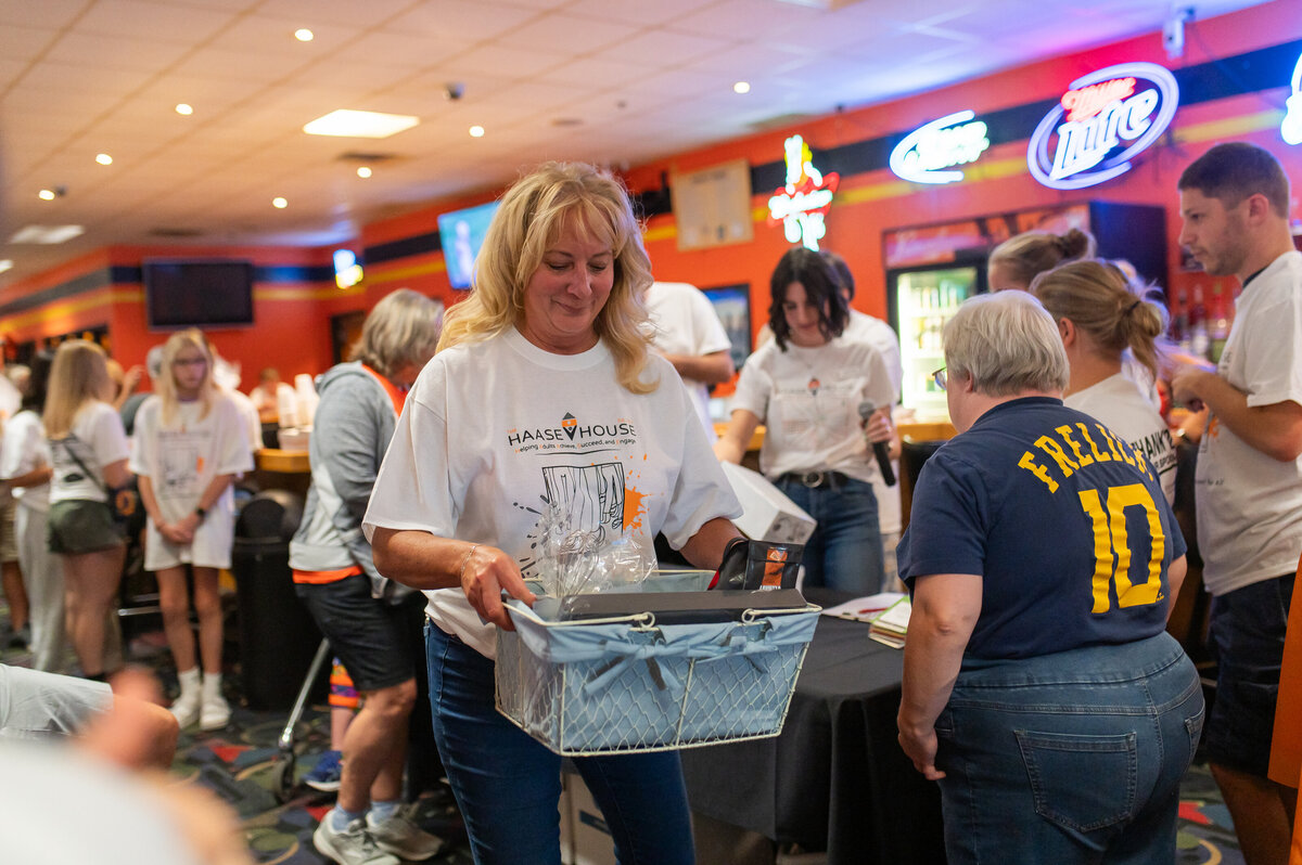 thh_bowling_fundraiser_013