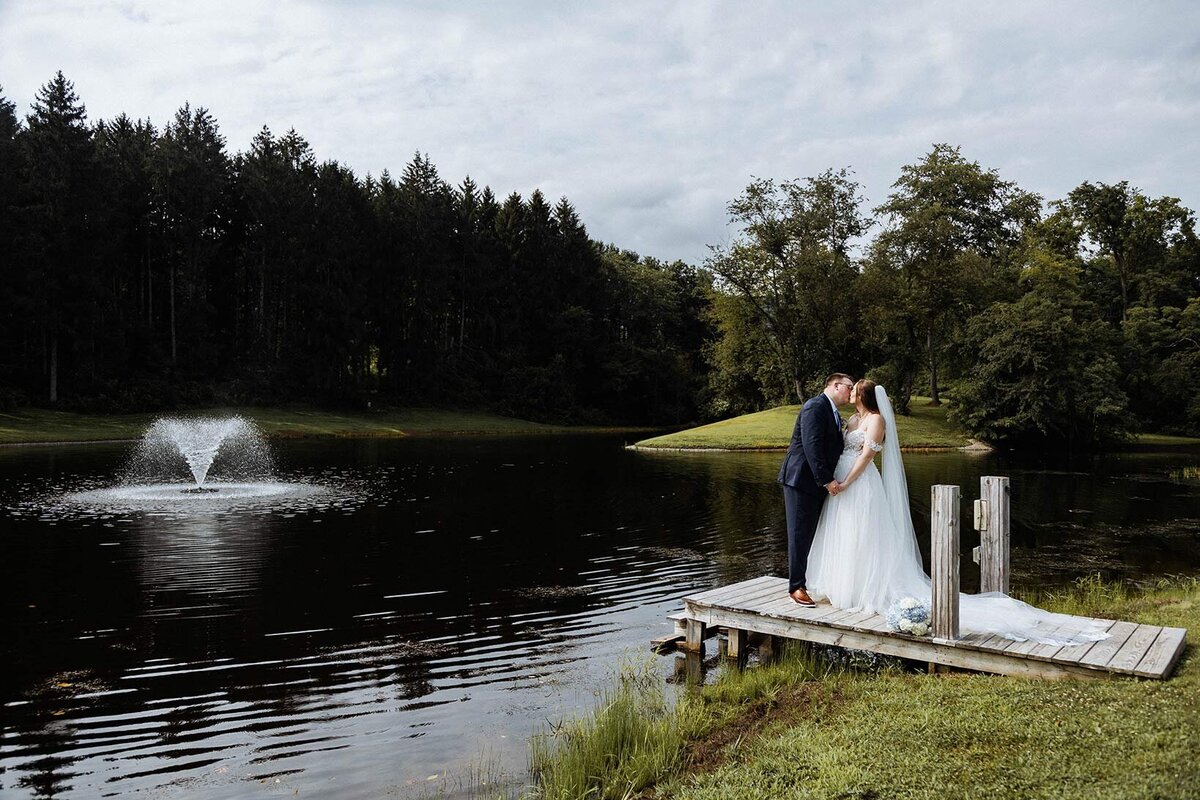 21-WEB-EC-rustic-reflections-venue-wedding-wovenbylegaciesllc-2025