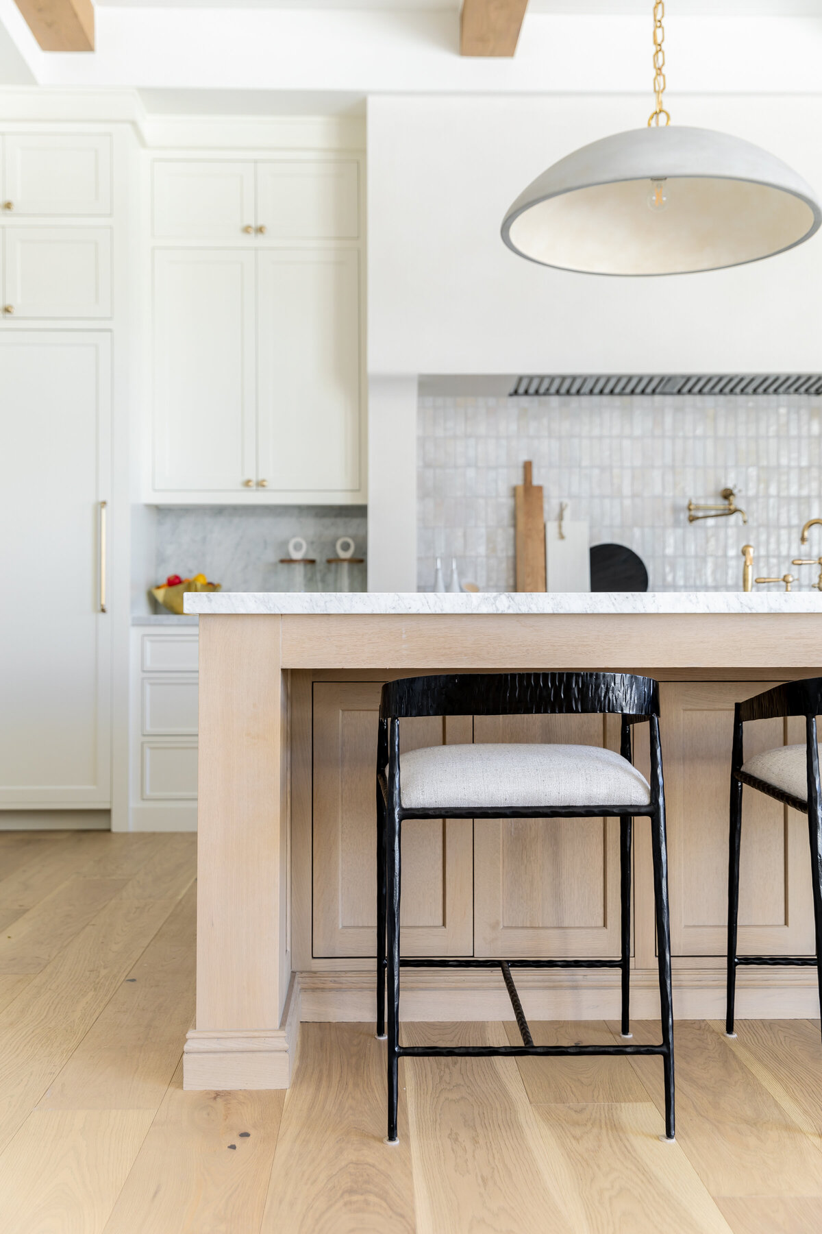girls-at-flourish-nashville-interior-design-photographers-luxury104