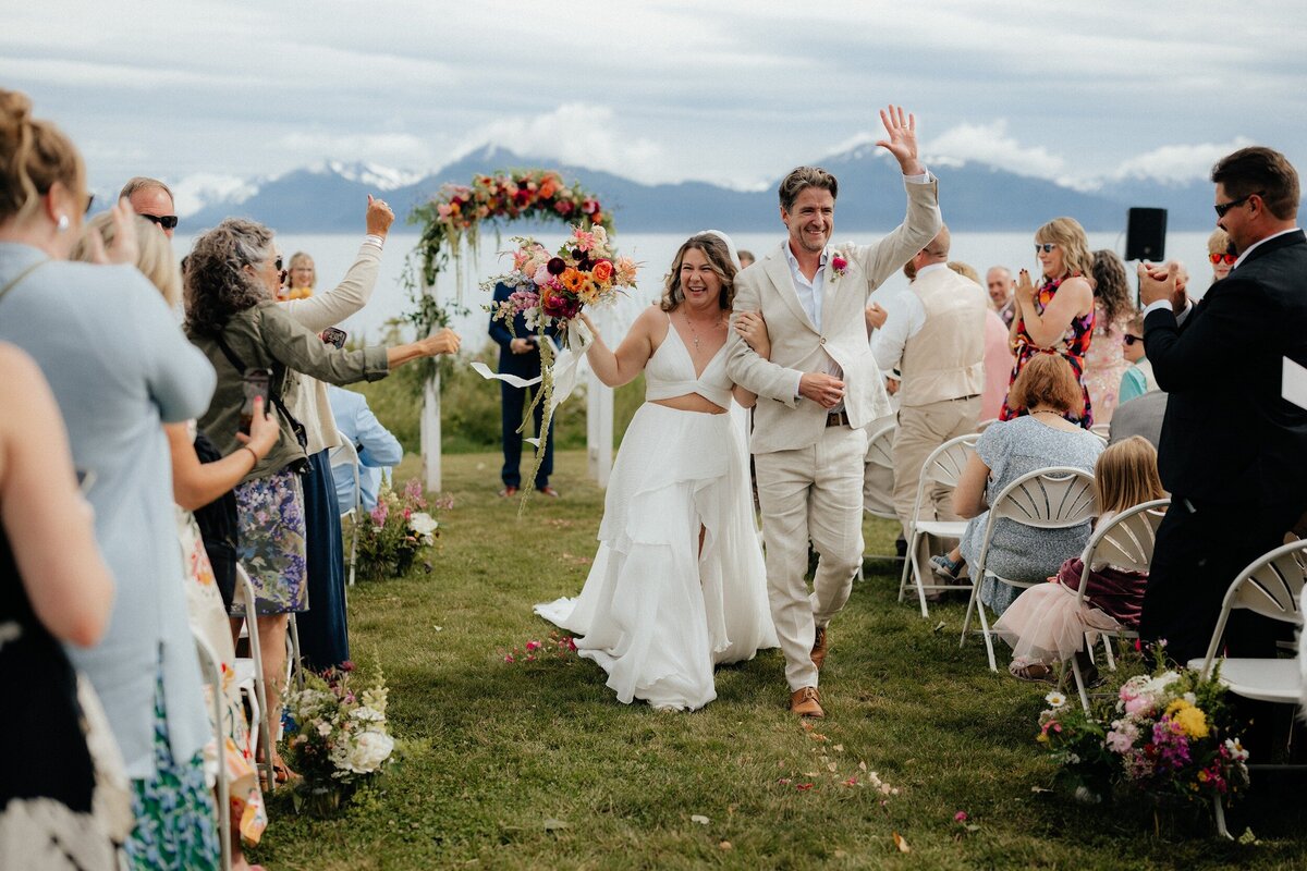 Hanna+Brandt_Driftwood-Inn-Wedding_EmeliaKPhotography-43