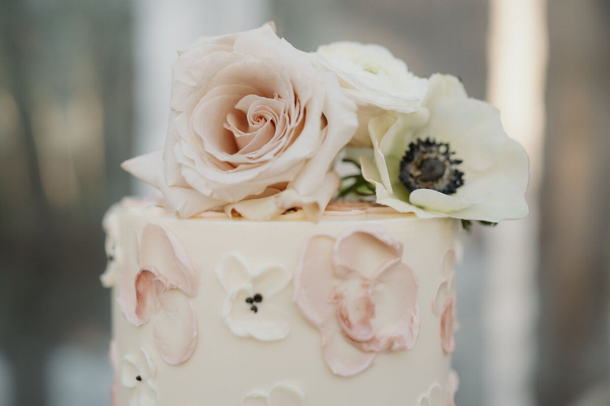 close up of Alberta wedding cake