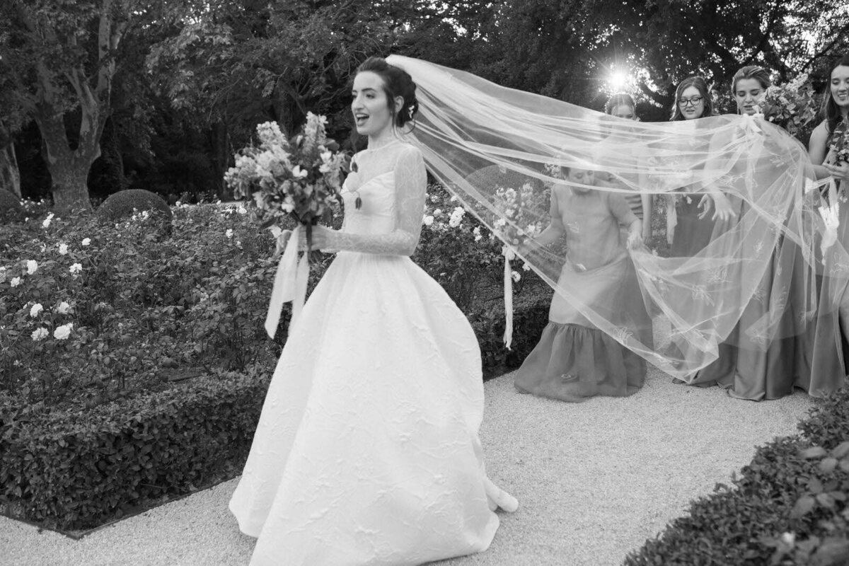 Flora_And_Grace_Editorial_France_Analog_Editorial_Wedding_Photographer (1 von 1)-51