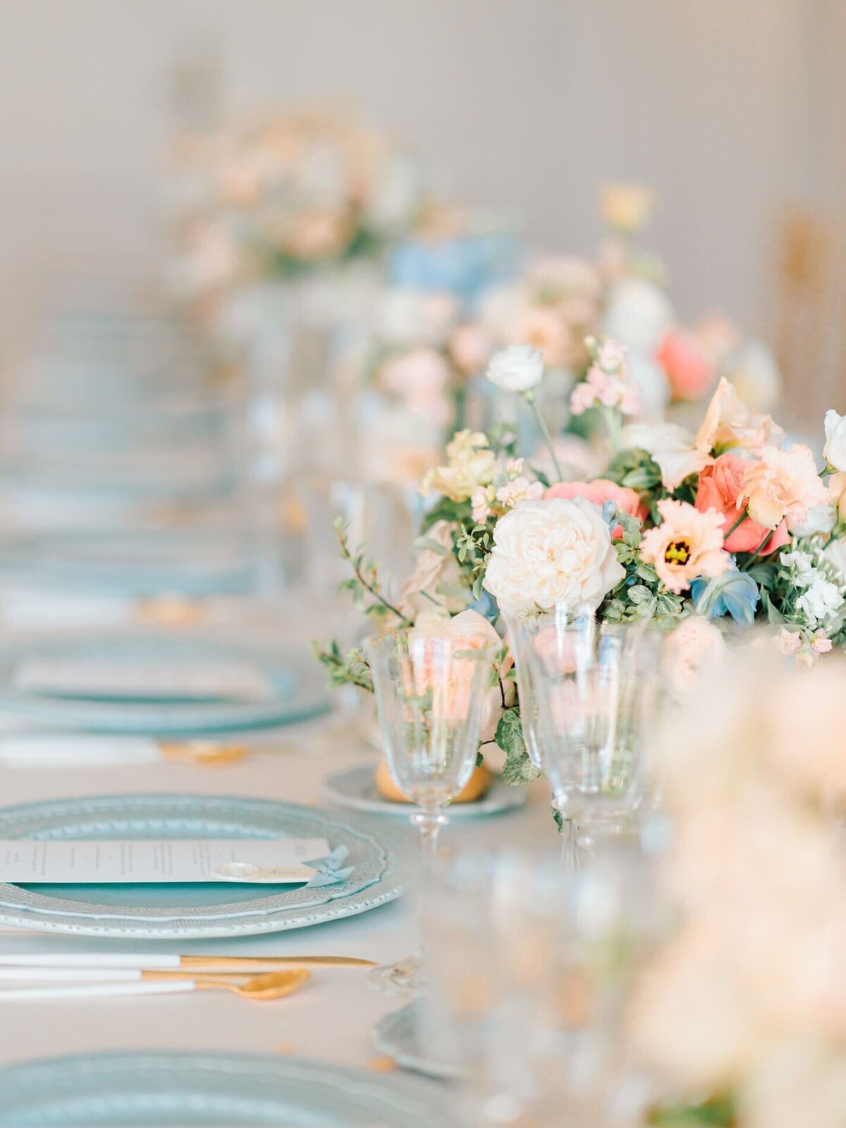 floral-decoration-pastel-colors-wedding-table2