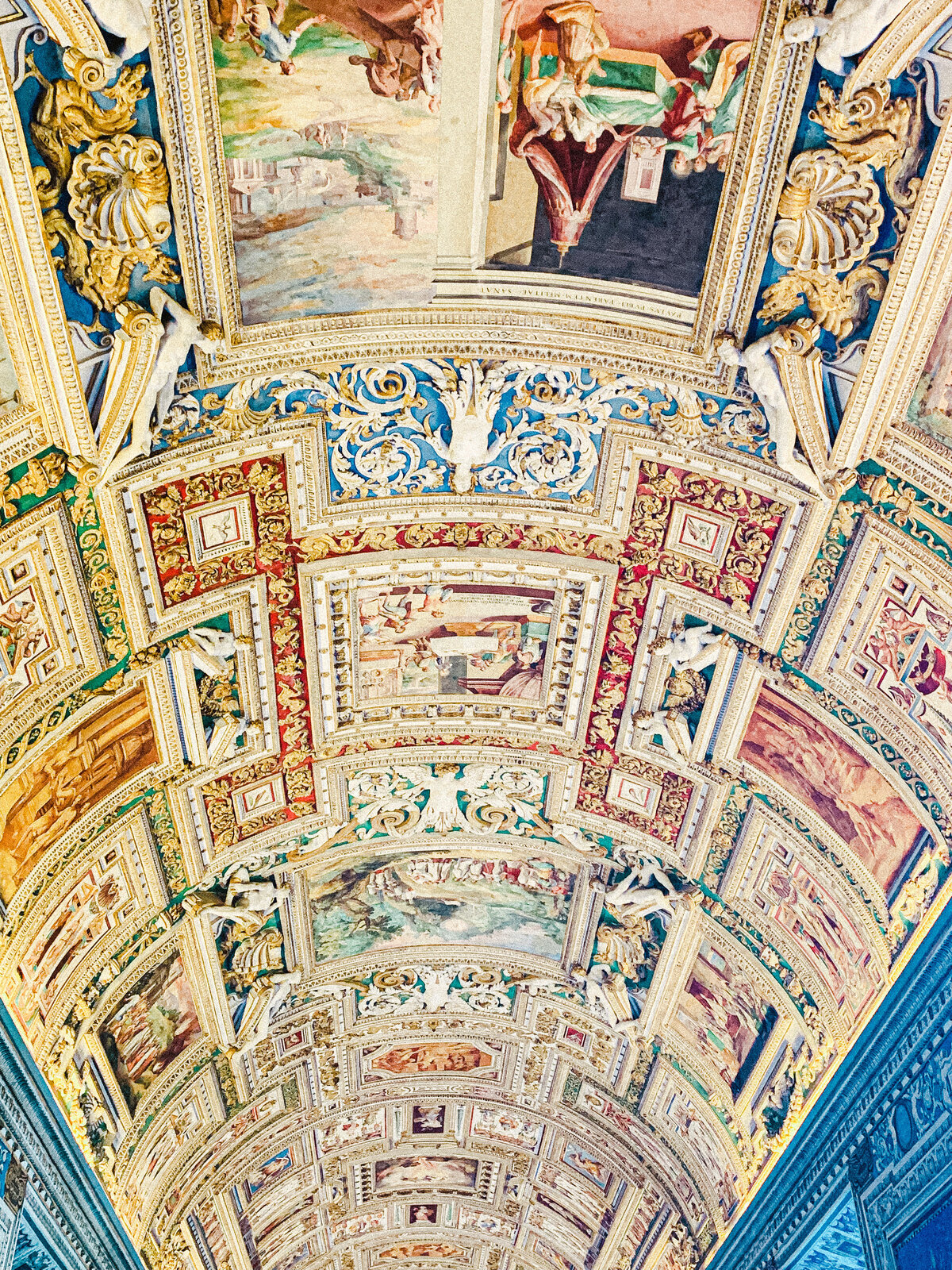A fine art ceiling in Rome, Italy.