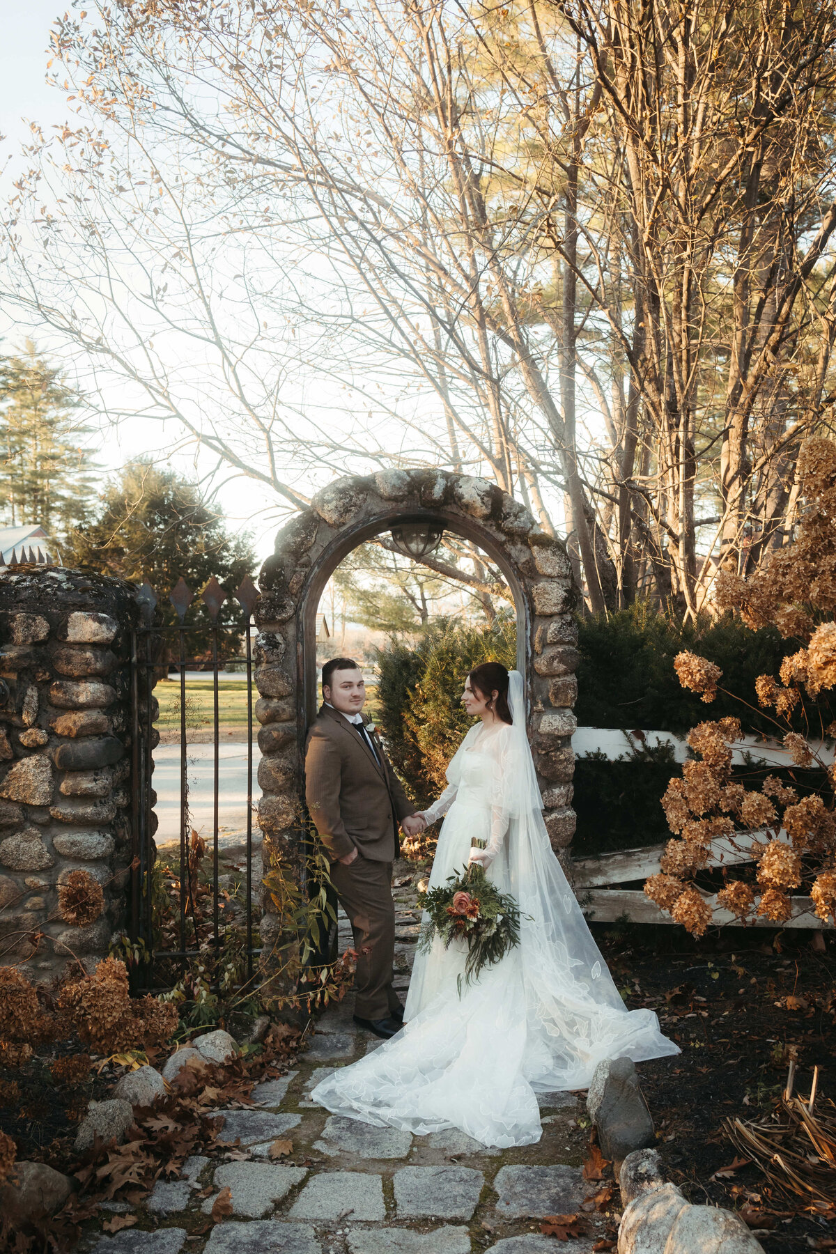 Megan&ZachWedding_07TheJohnsons0556