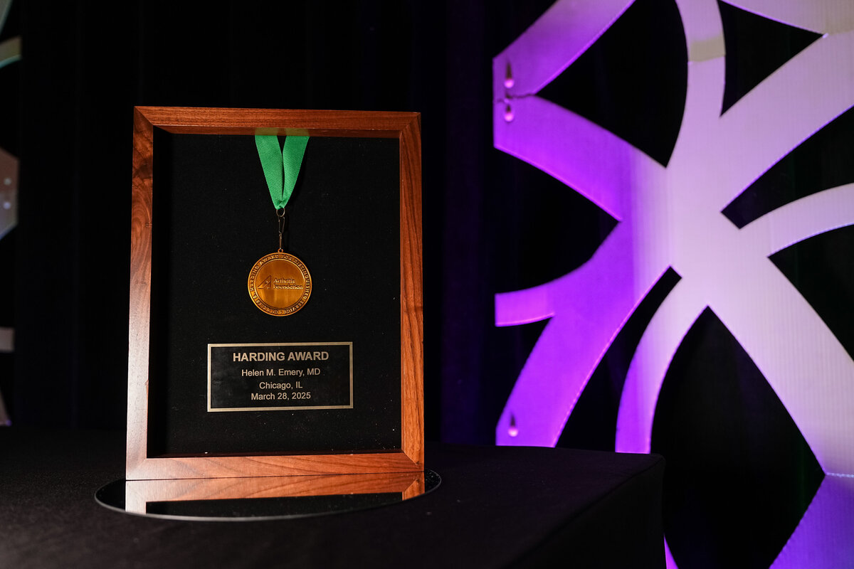 kansas-city-event-photography-0448-award-stage-closeup