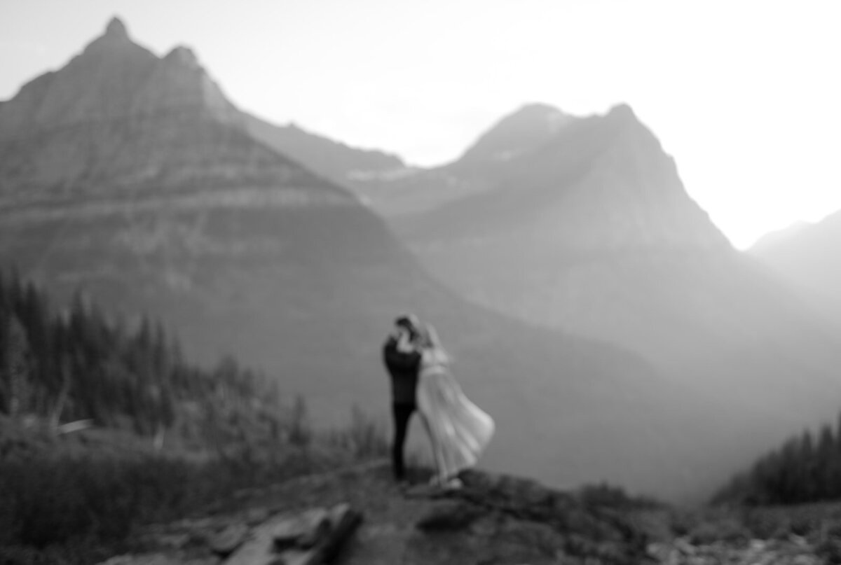 vintage-hollywood-glacier-national-park-elopement-presley-gray-photo2511