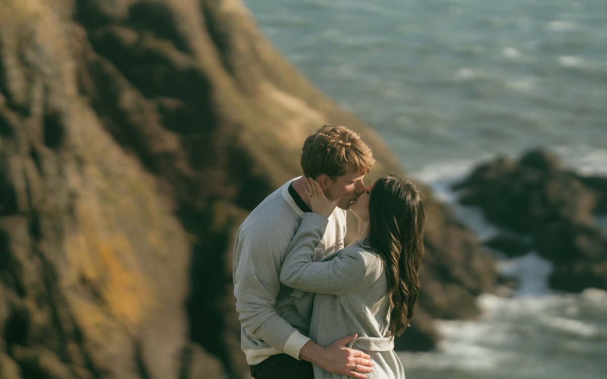 SecretProposal-TheSwiechs-Brandon&McKennaDunnotarCastleScotland-90