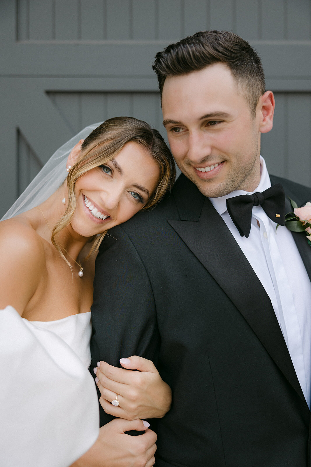 redeemed_farm_wedding_minnesota_loui_photography_Brooke_emmit-37