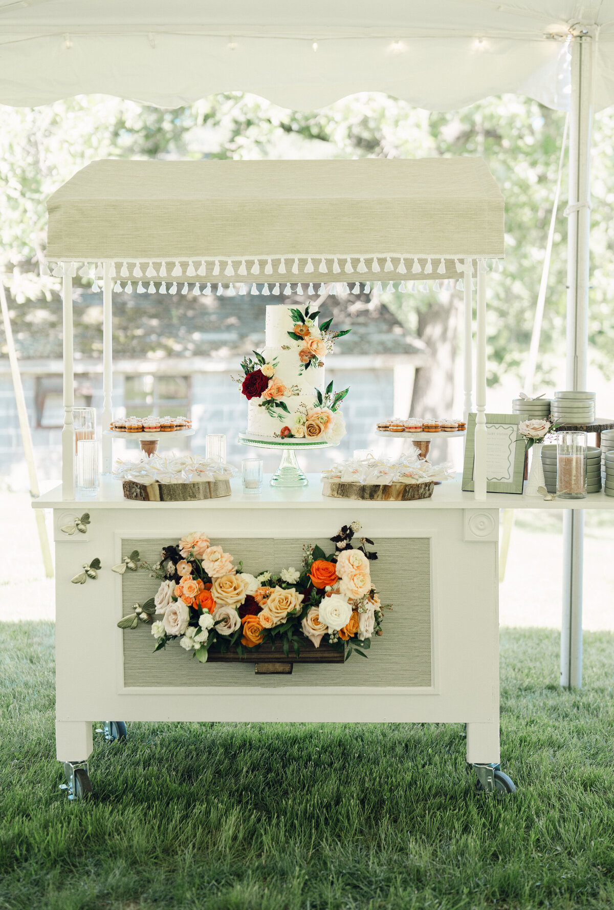 wedding-dessert-cart-deere-creek-farm-wedding