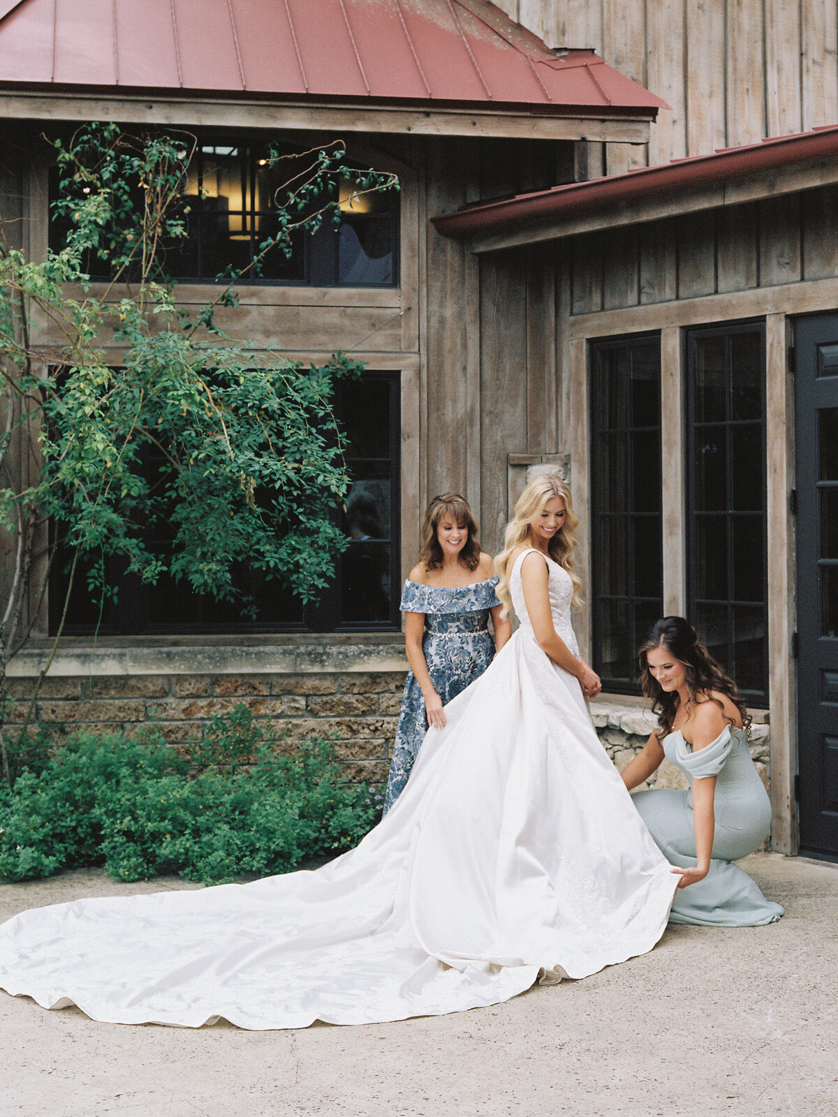 Scared Oaks Wedding | Austin Texas Wedding Photographer-5