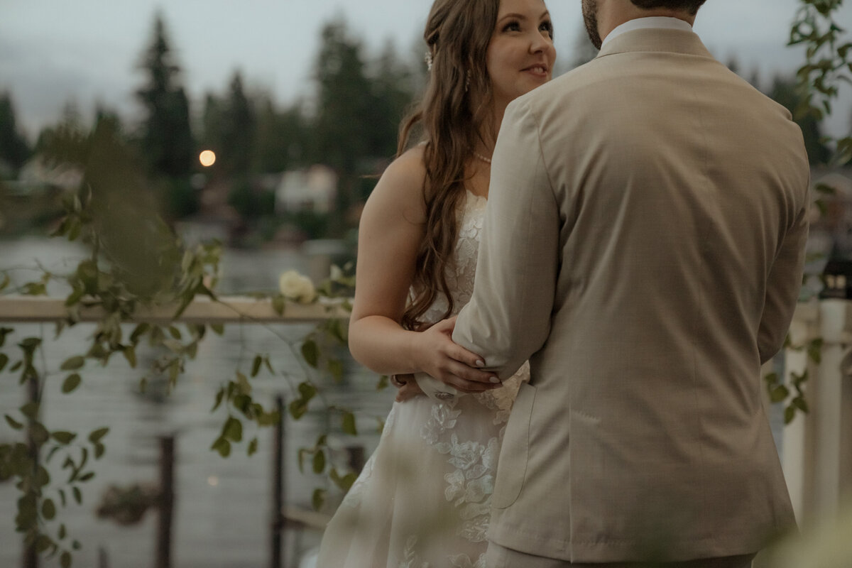 Stephanie-Chase-Wedding-at-the-Lake-Tapps-Bonney-Lake-Seattle-Amy-Law-Photography-166