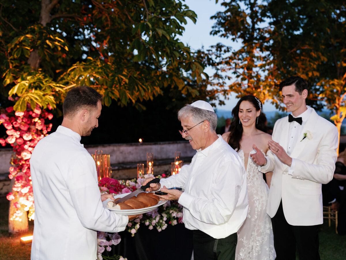 183-Jewish-Tradition-Reception-Bread