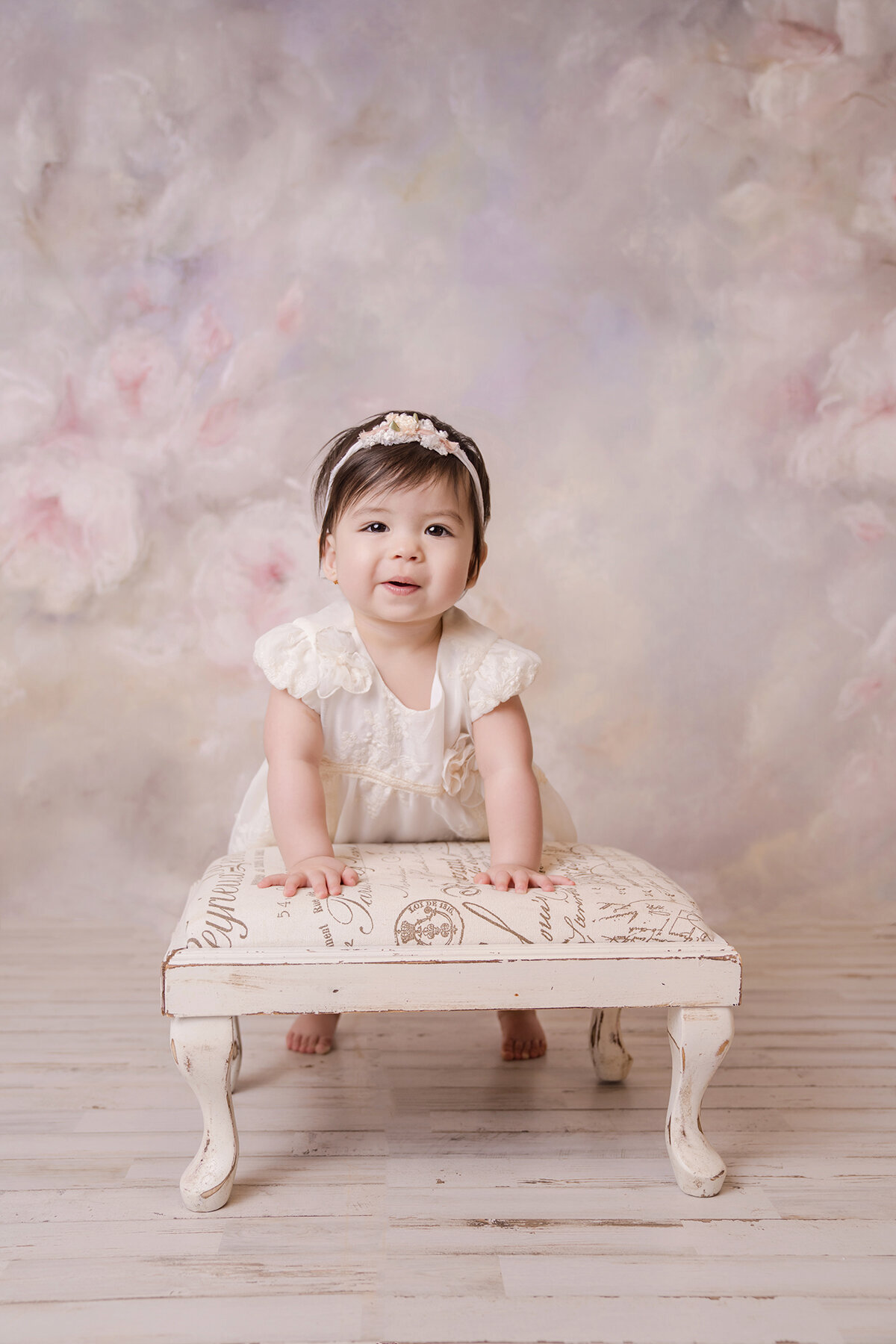 Victoria 1 year strawberry cake smash-1034
