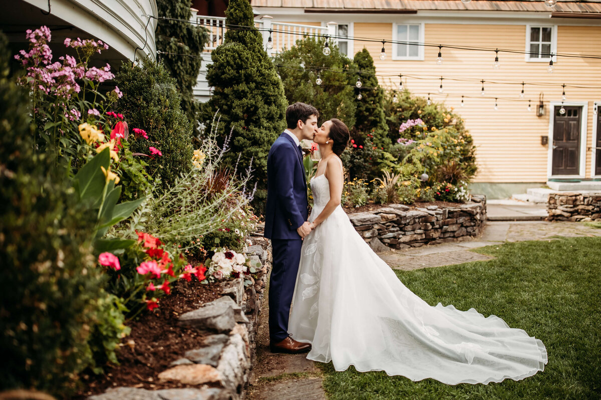 New_Hampshire_Wedding_Photographer_Bedford_Village_Inn-27