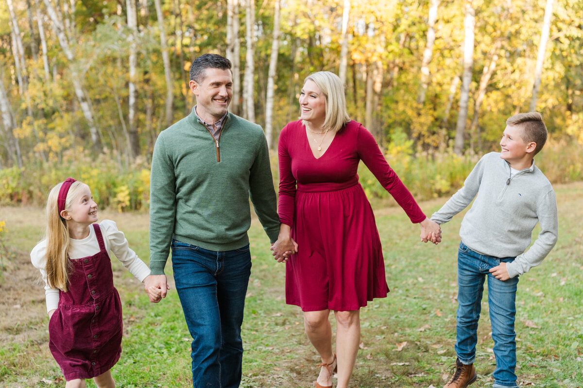 Outdoor Fall Session in Minnesota by Yantes Photo