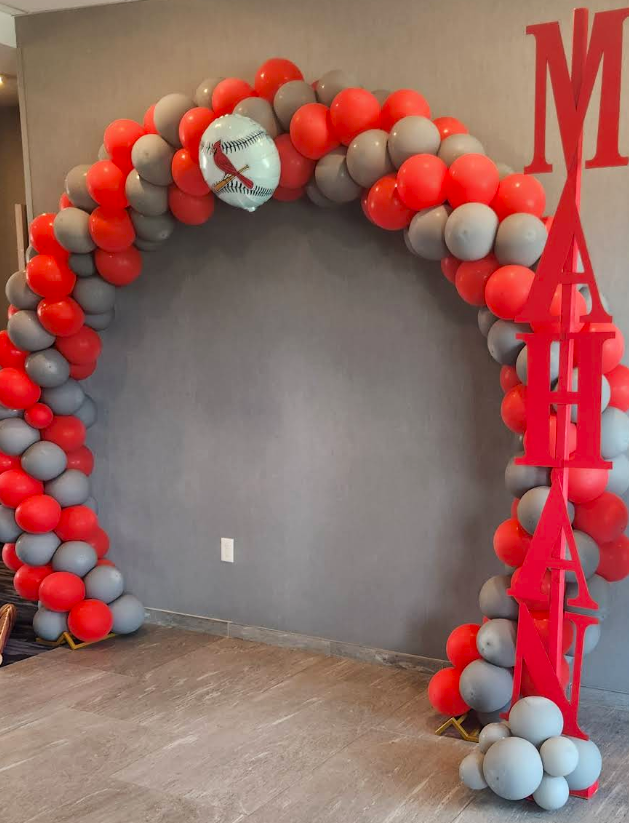 STL Cardinals balloons by Dreamsc8pe Event Co