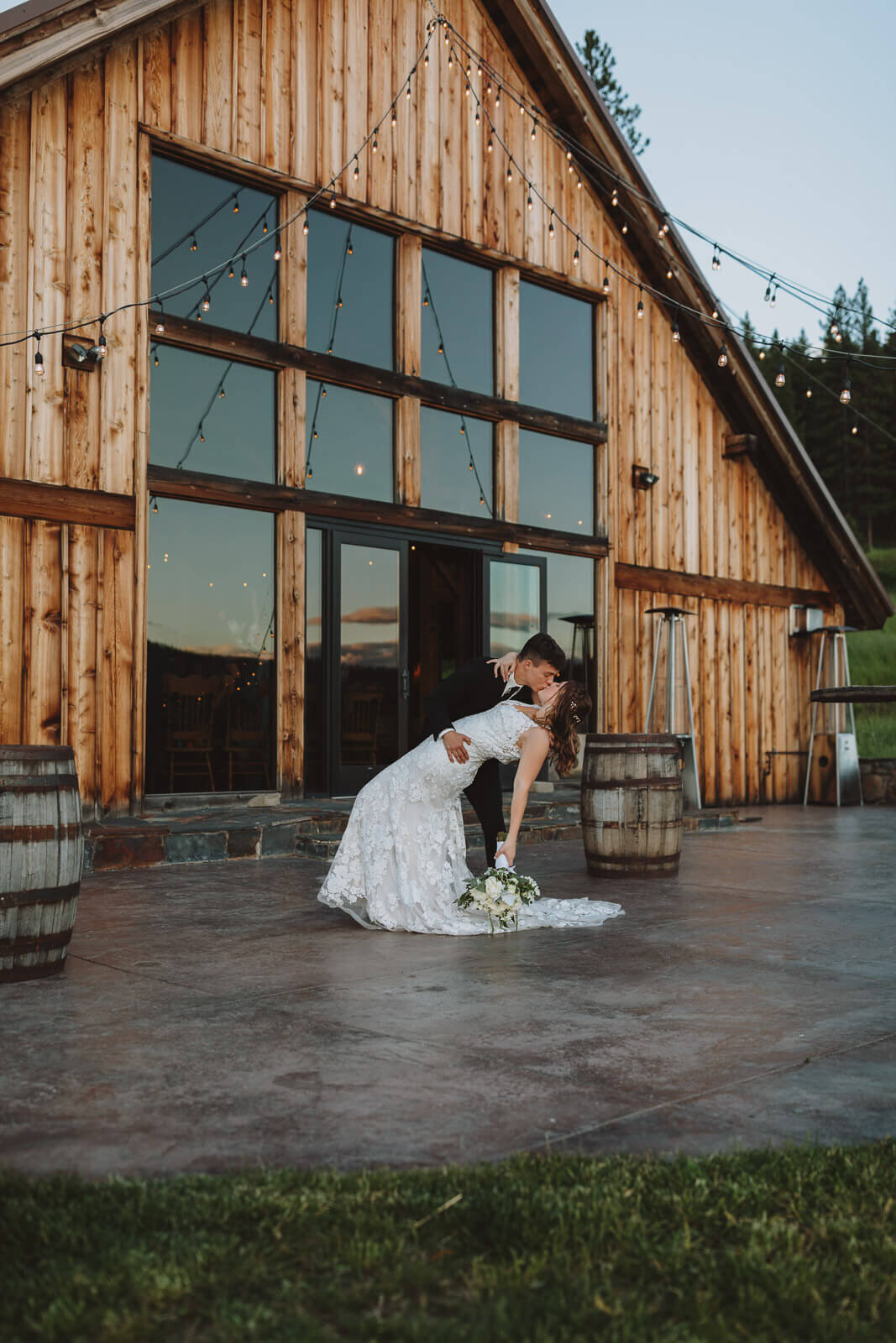 The-Cattle-Barn-Summer-Wedding-Teresa-Bicchieri-Photo-4