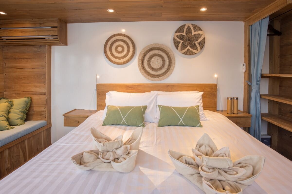 Harmoni Luxury Indonesia Yacht Charter - Harmoni Luxury Indonesia Yacht Charter3