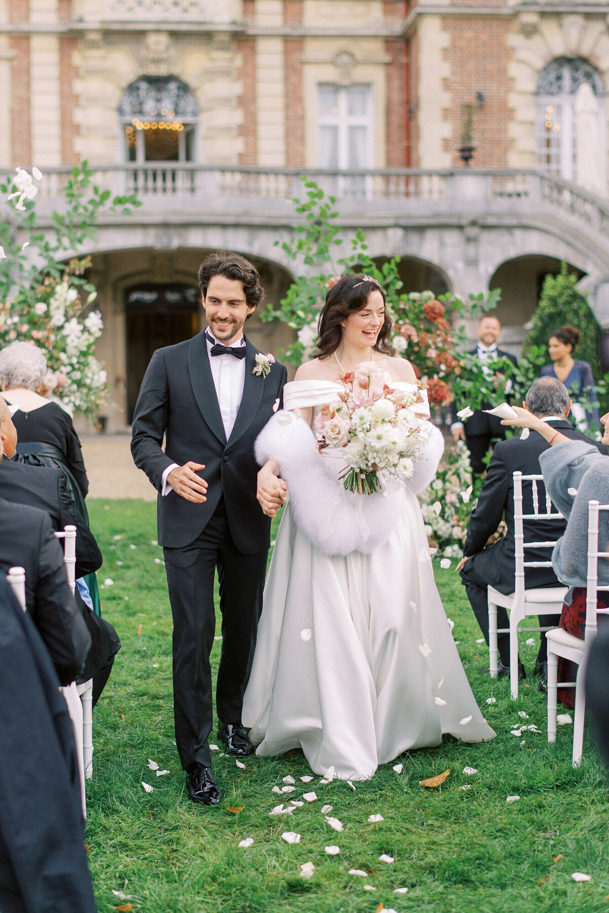 Maïlys Fortune Photography Husband Wife Wedding Weddings Photography France Switzerland Italy Timeless Dreamy Imagery Bilingual French English Destination Weddings Destination Wedding Provence French Riviera Paris Lake Como Tuscany102