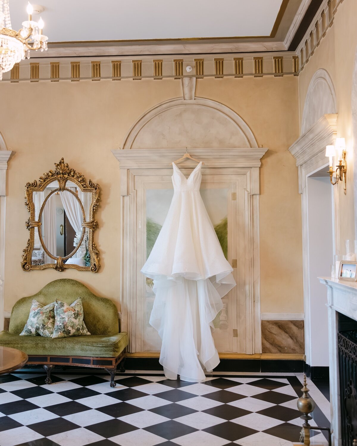 anne-barge-wedding-day-dress-portrait